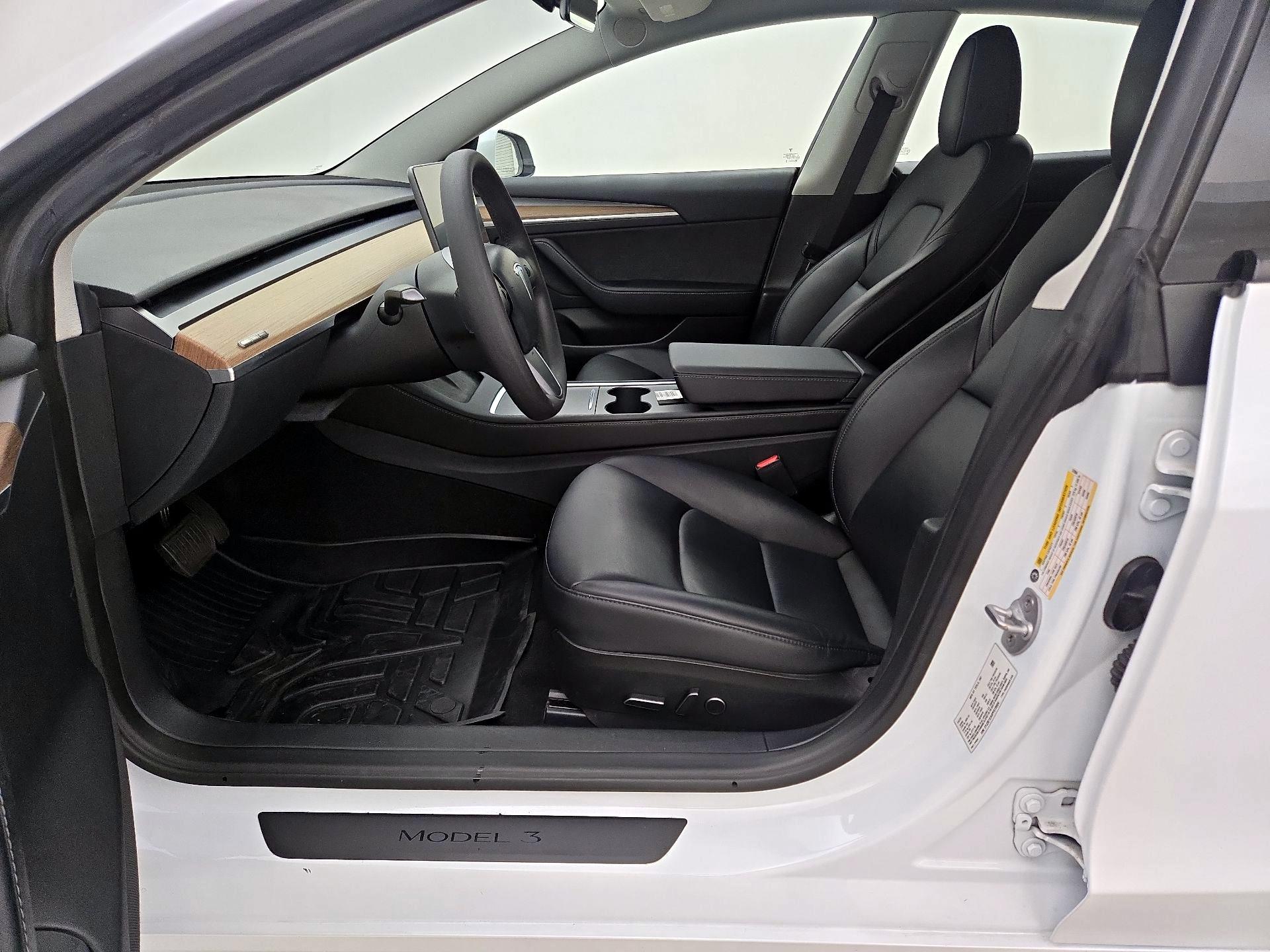 Thumbnail: 2023 Tesla Model 3 - 11