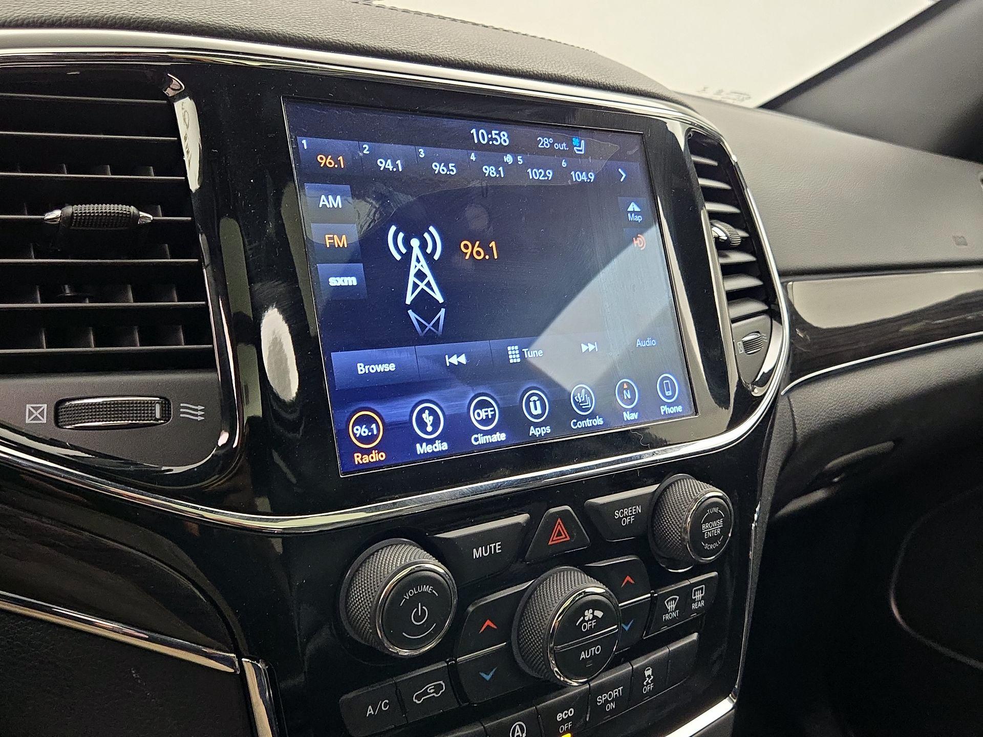 Thumbnail: 2019 Jeep Grand Cherokee - 16