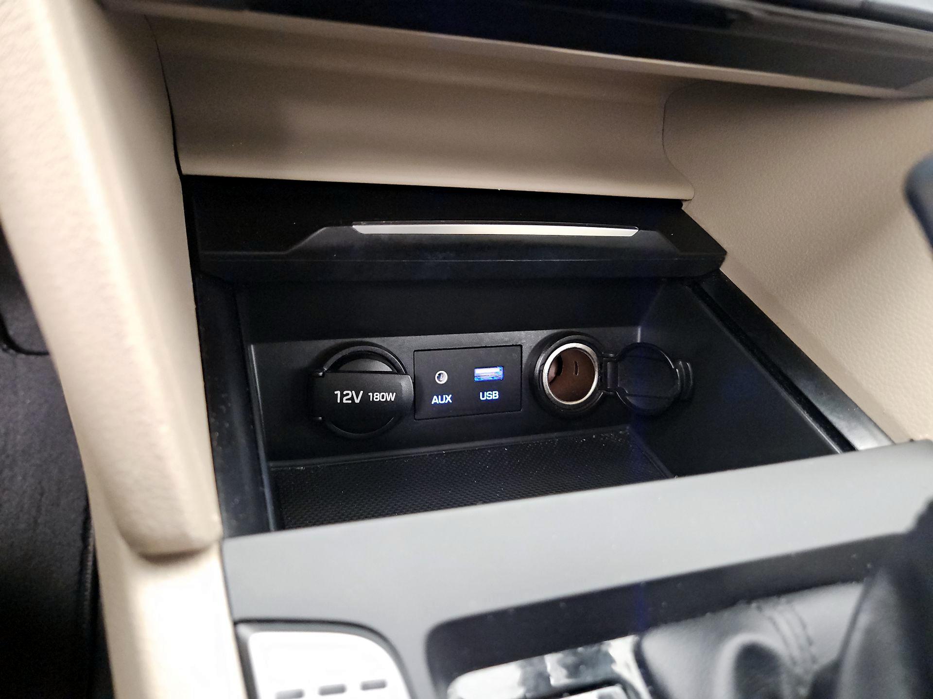 Thumbnail: 2018 Hyundai Elantra - 18