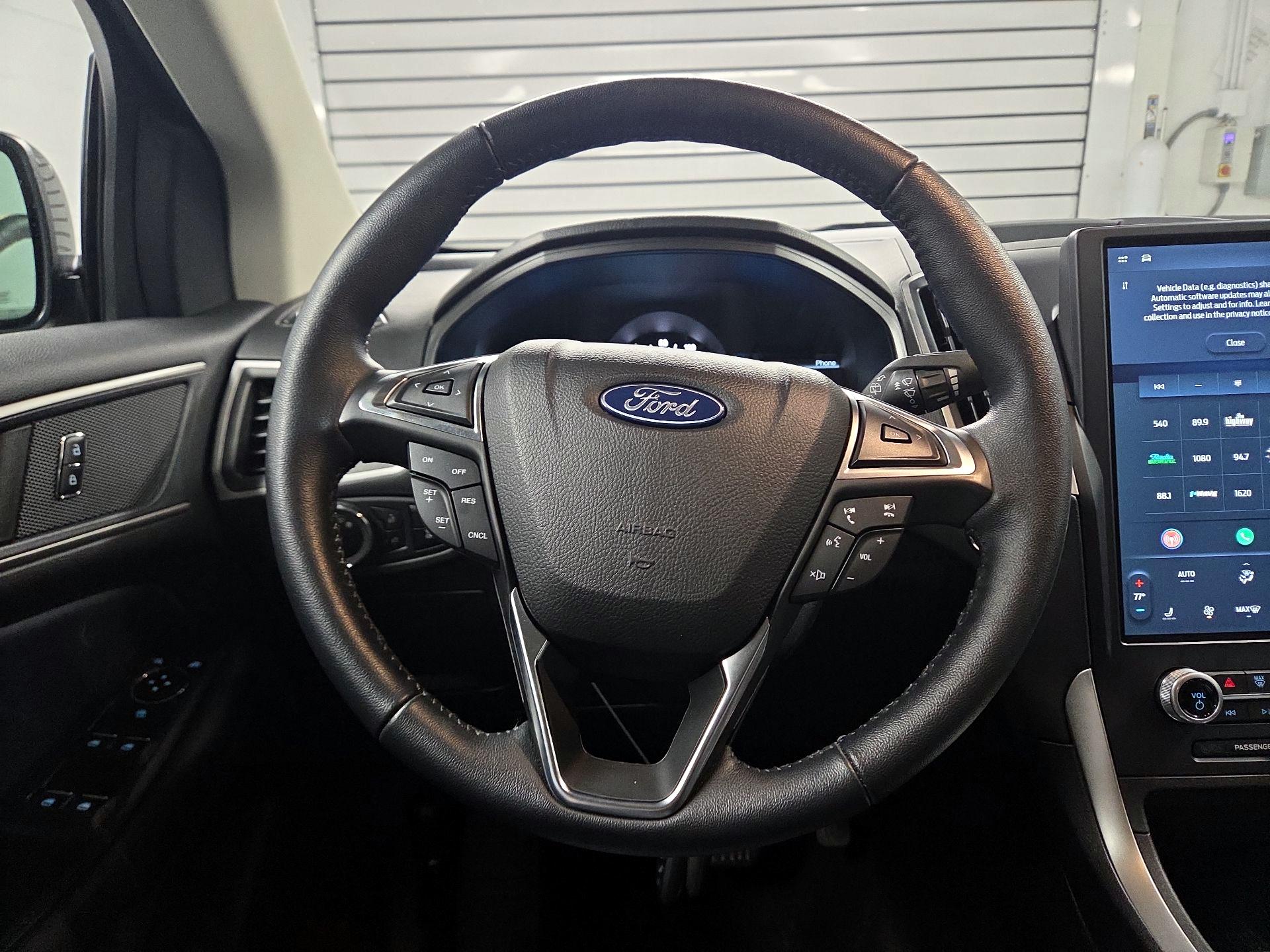 Thumbnail: 2023 Ford Edge - 10