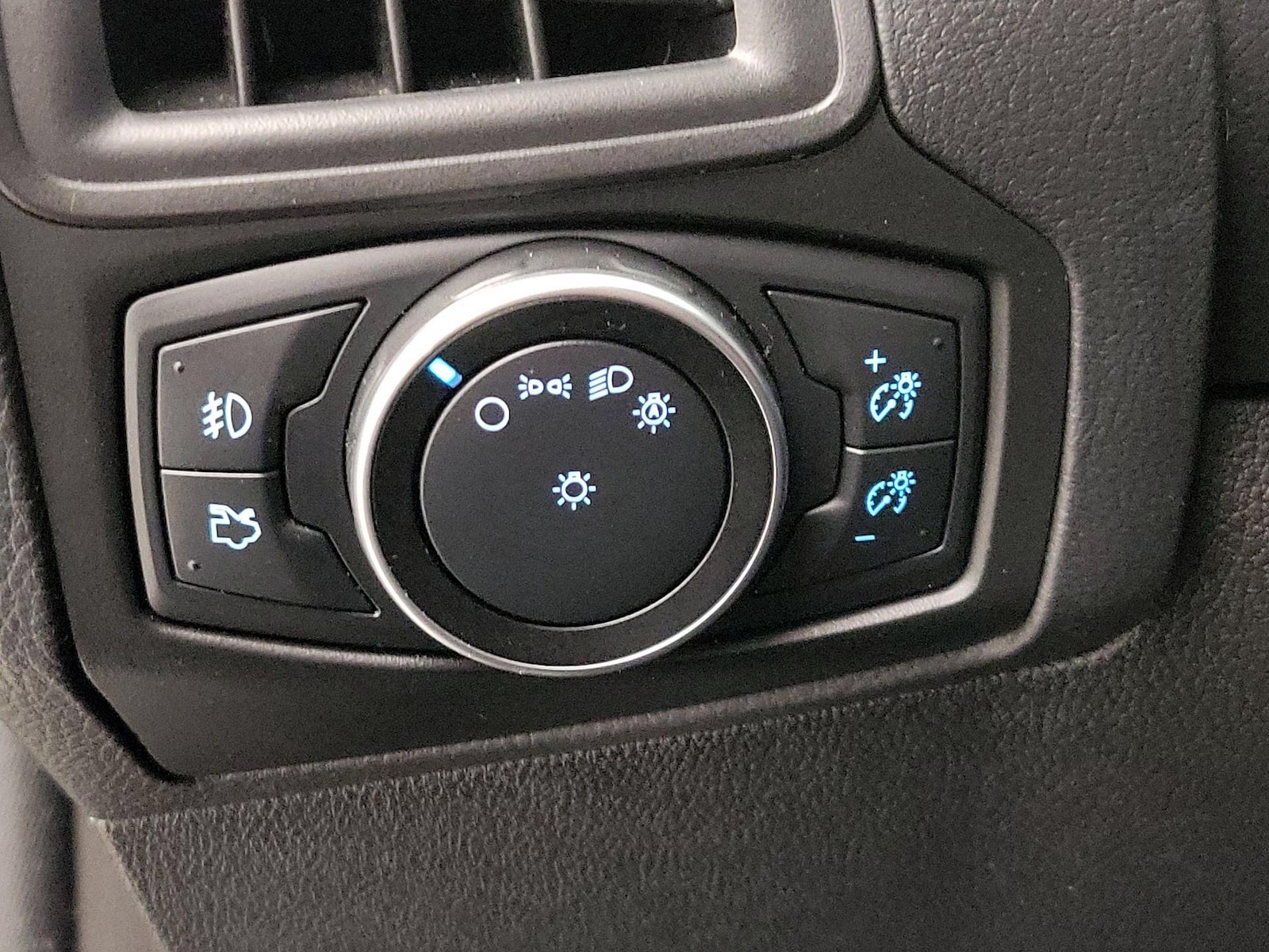 2018 Ford Focus SEL - Photo 14