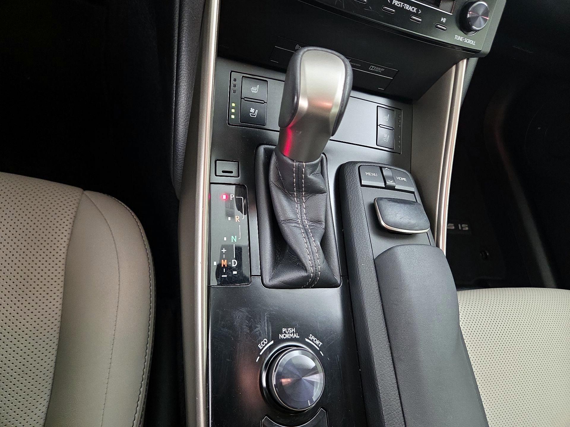 Thumbnail: 2014 Lexus IS - 18