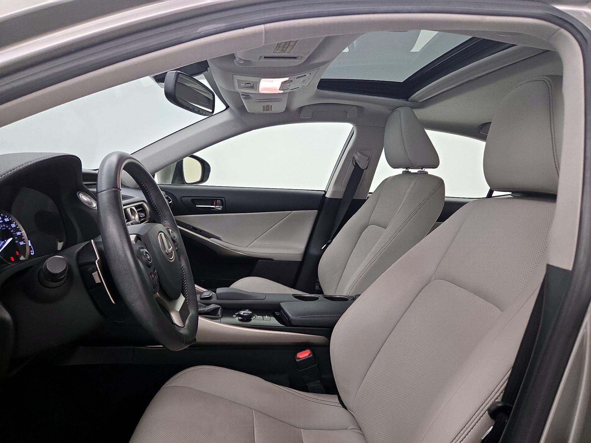 Thumbnail: 2014 Lexus IS - 20