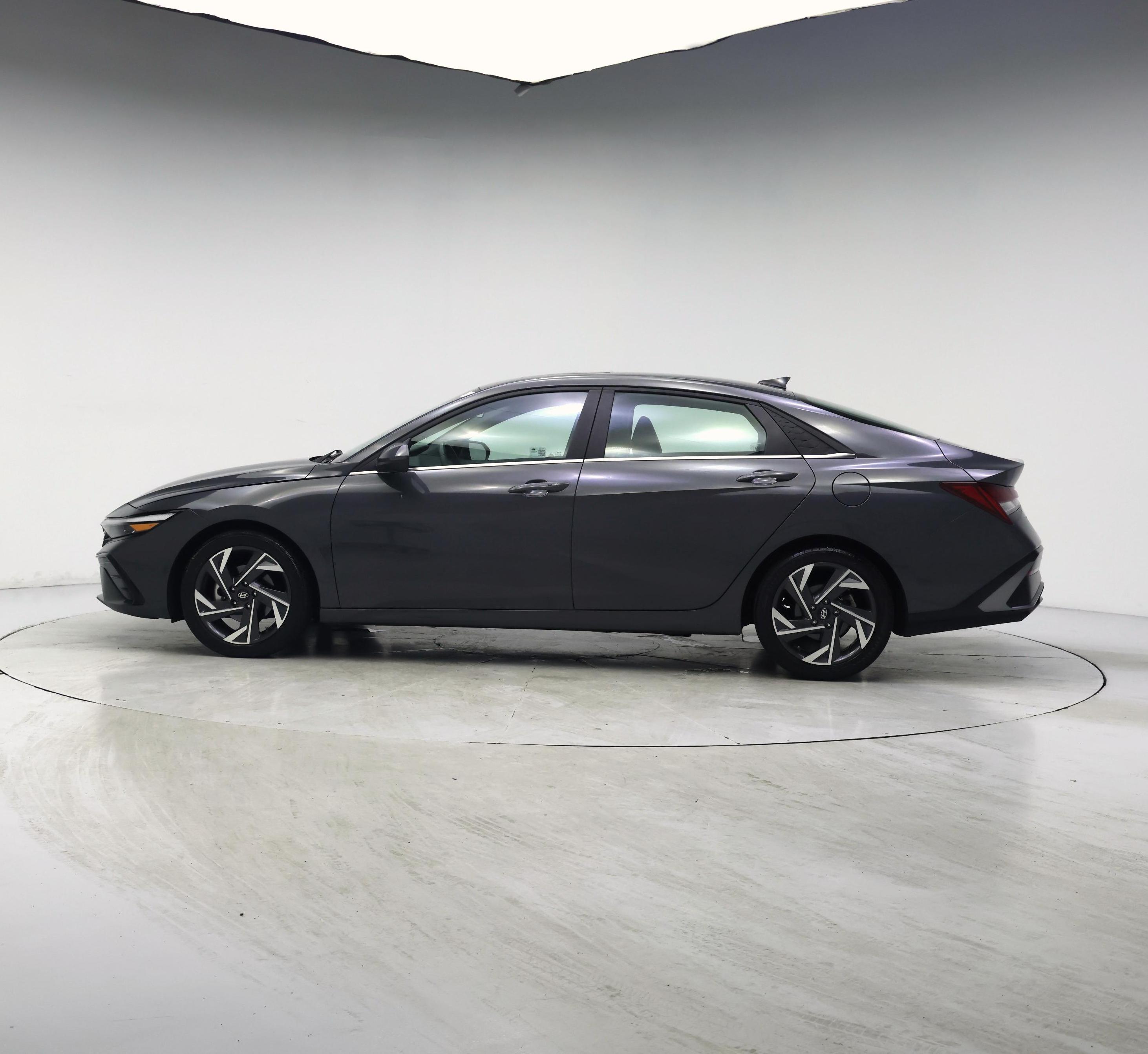 Thumbnail: 2024 Hyundai Elantra - 3