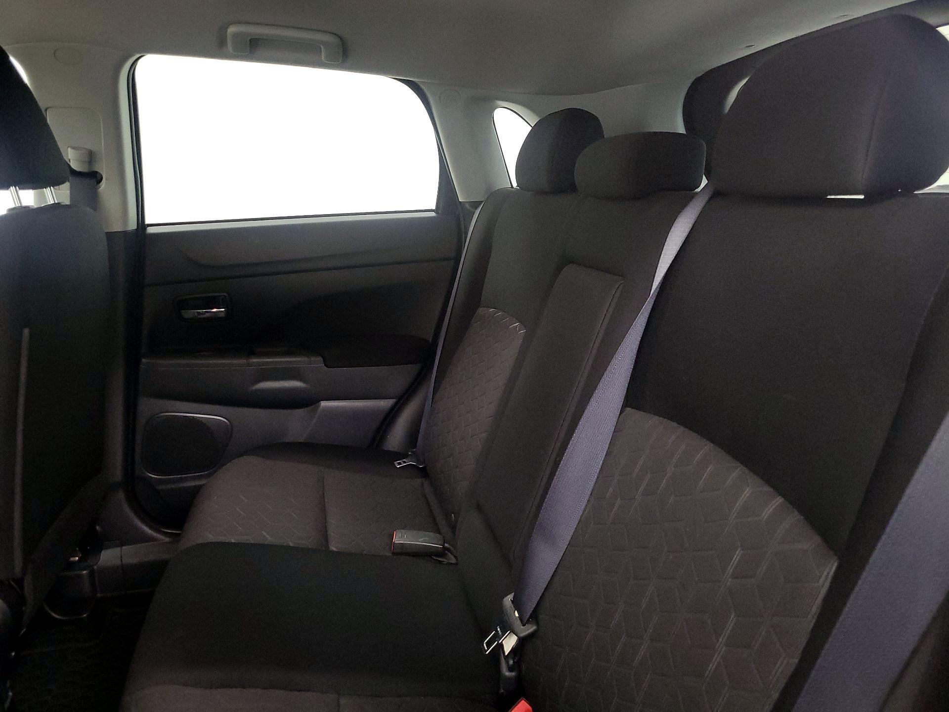 Thumbnail: 2020 Mitsubishi Outlander Sport - 18