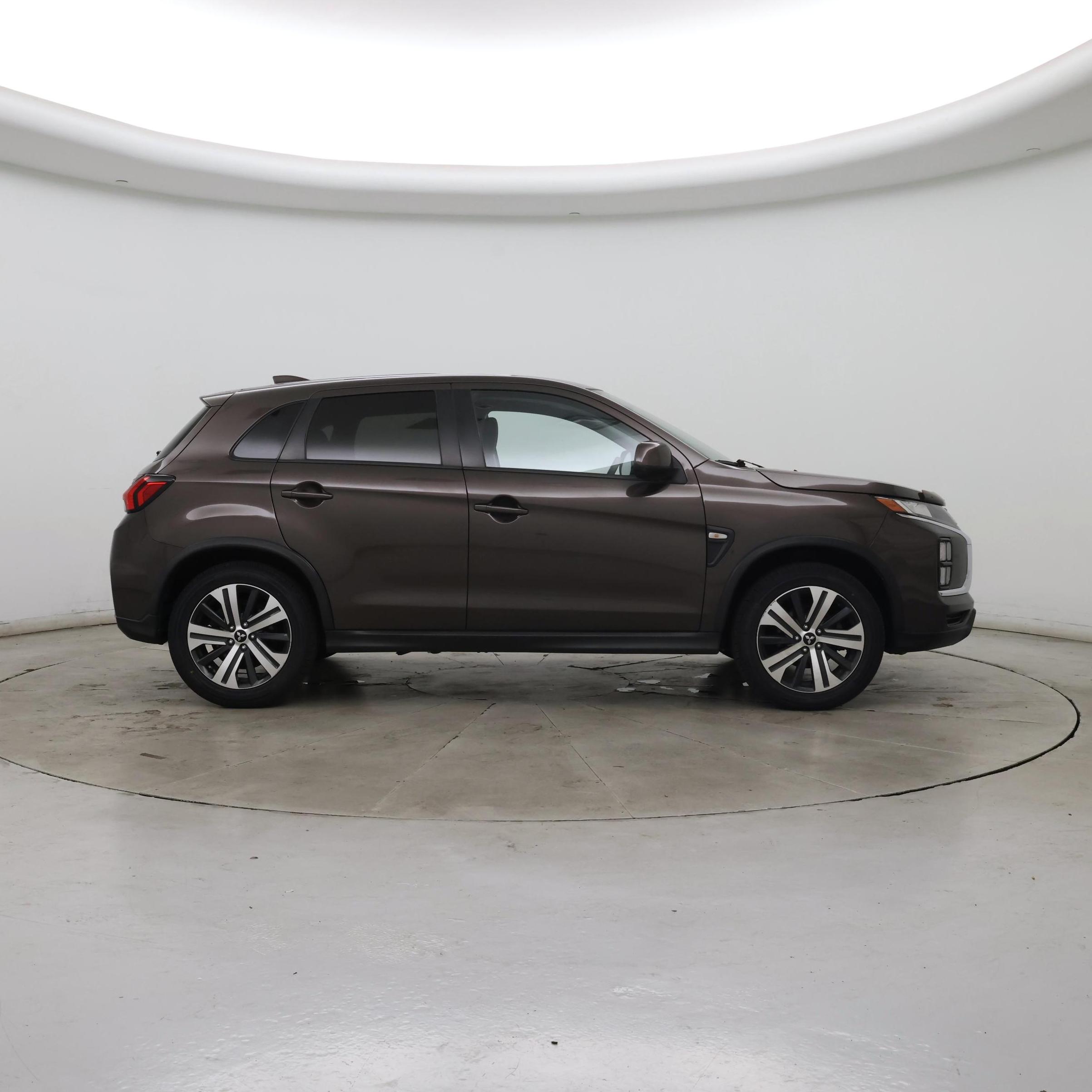 Thumbnail: 2020 Mitsubishi Outlander Sport - 7