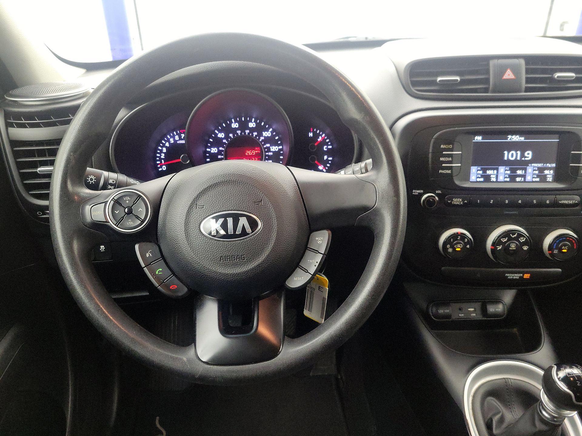 Thumbnail: 2017 Kia Soul - 10