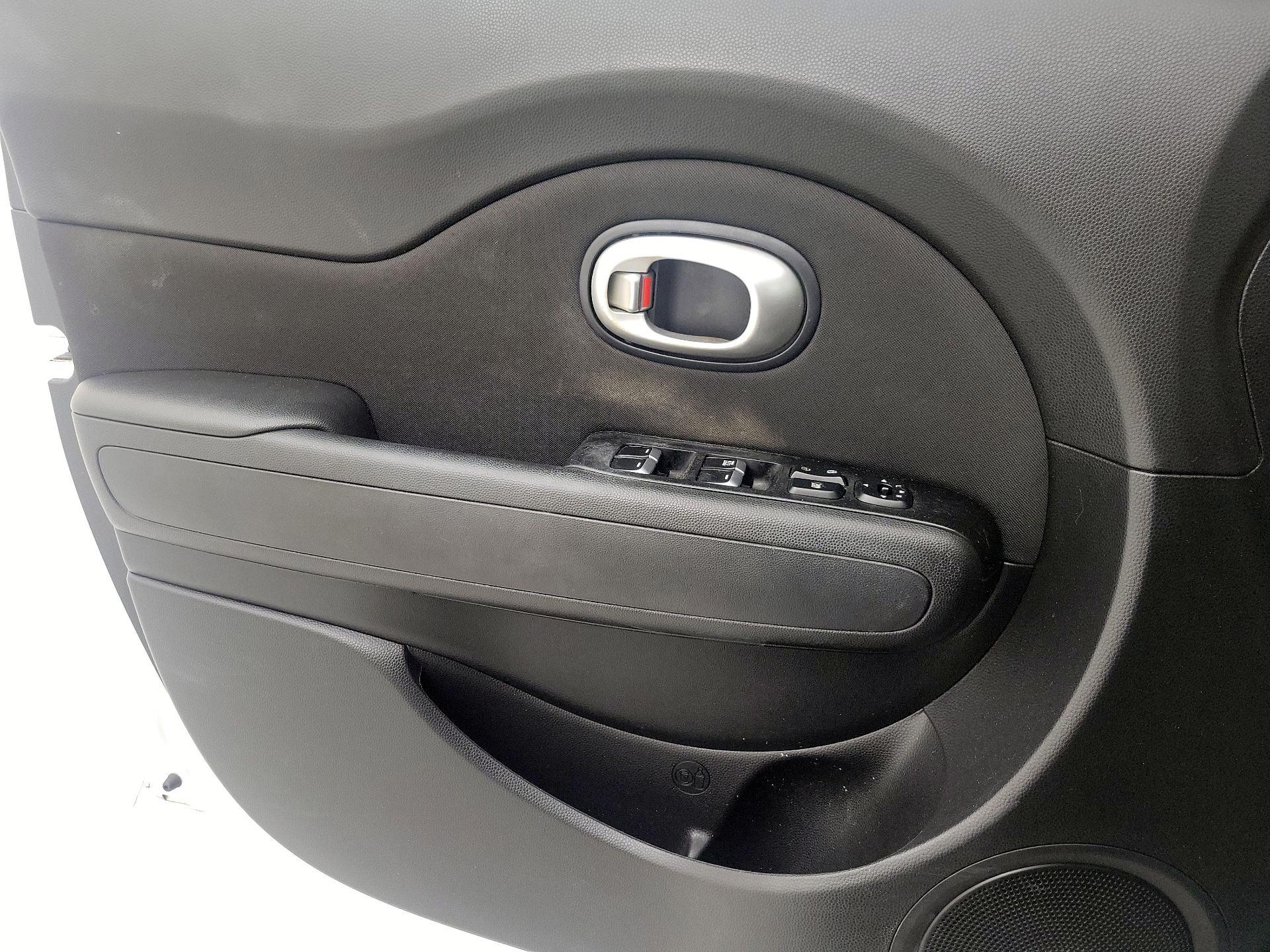 Thumbnail: 2017 Kia Soul - 12