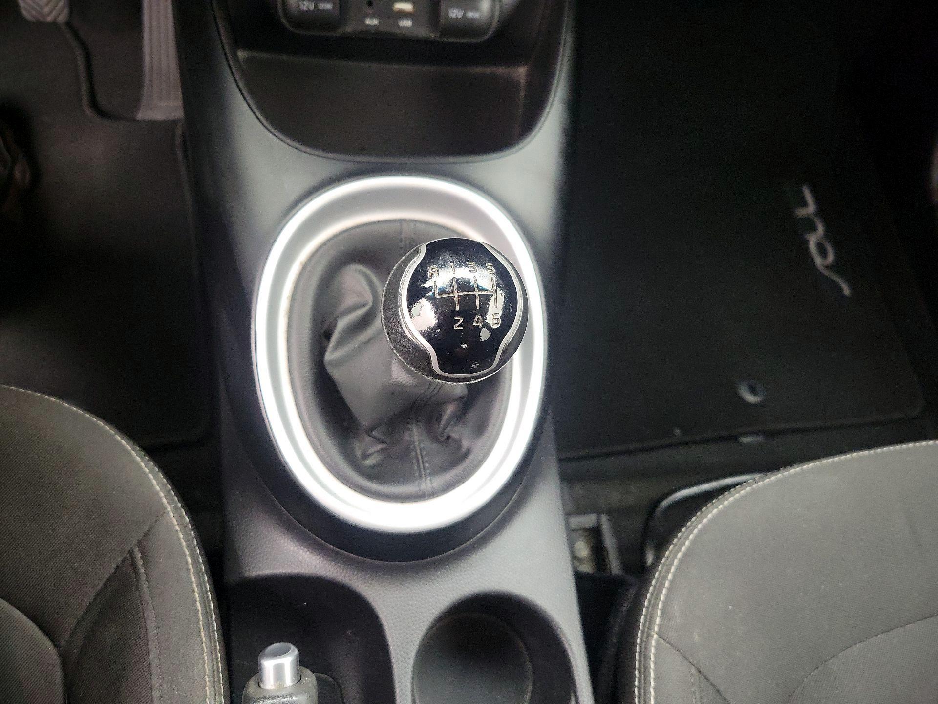 Thumbnail: 2017 Kia Soul - 16