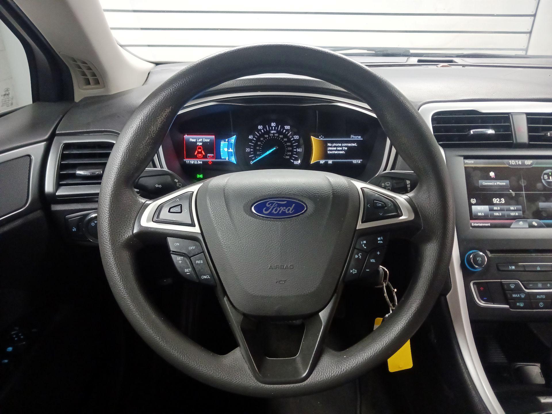 Thumbnail: 2016 Ford Fusion - 10