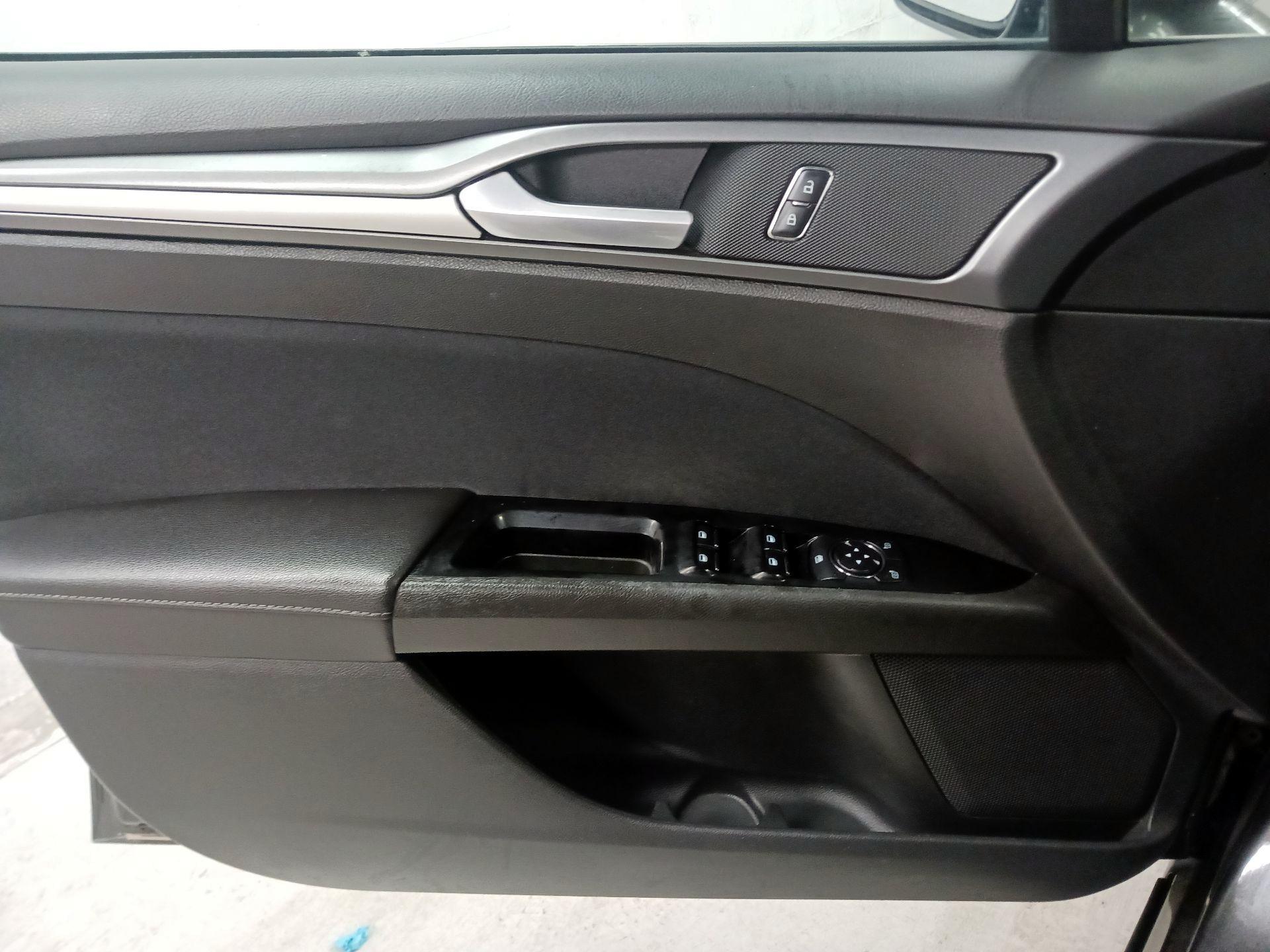 Thumbnail: 2016 Ford Fusion - 12