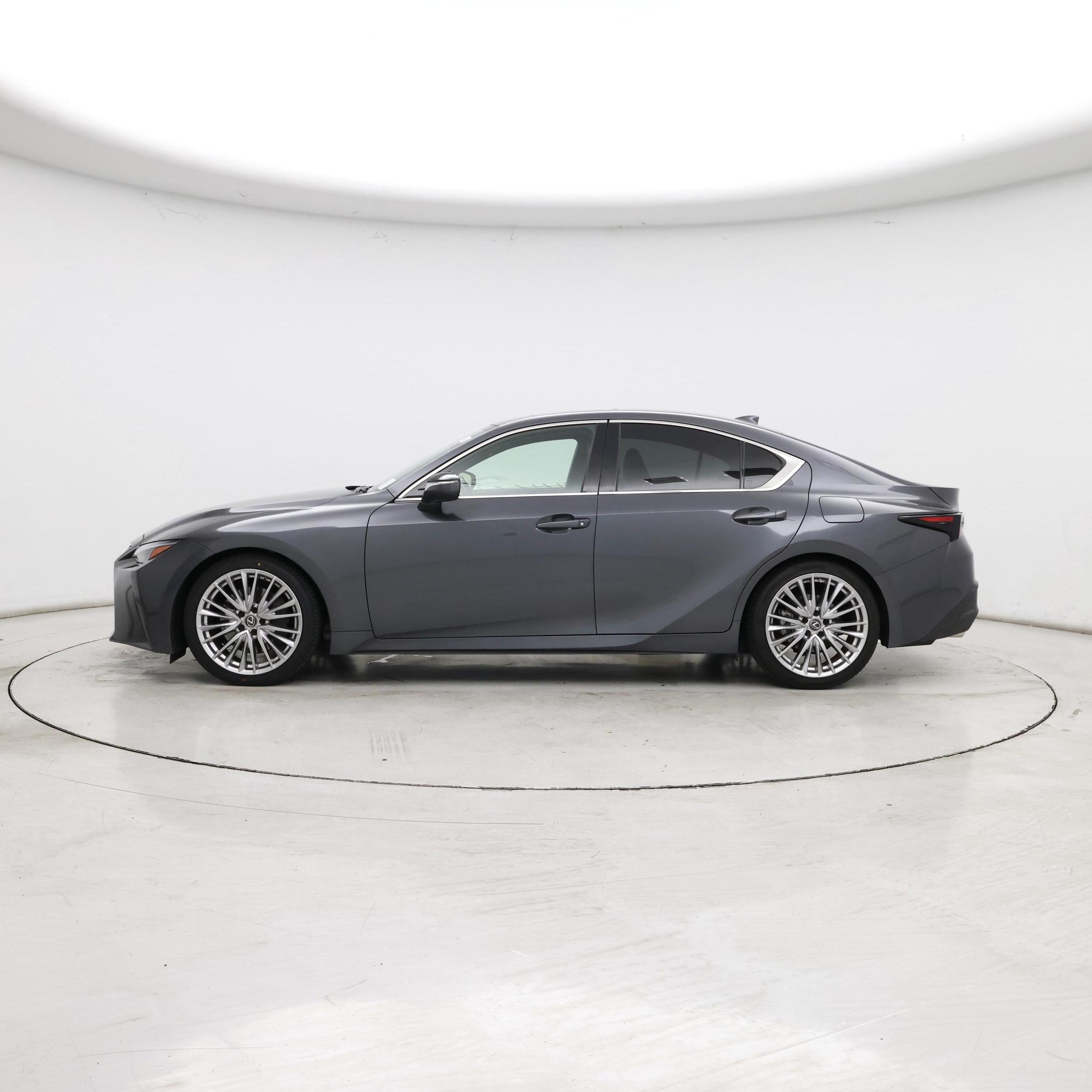 Thumbnail: 2022 Lexus IS - 3