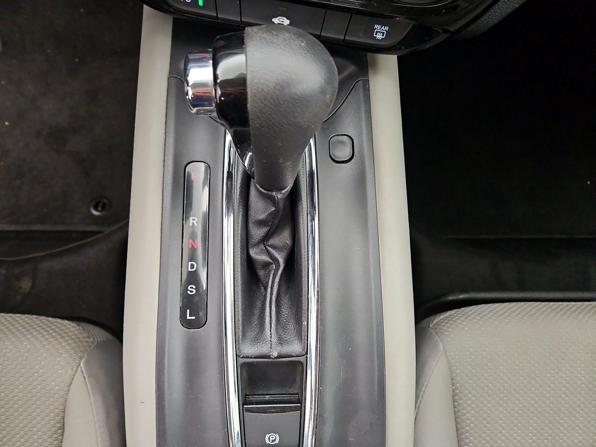 Thumbnail: 2016 Honda HR-V - 17