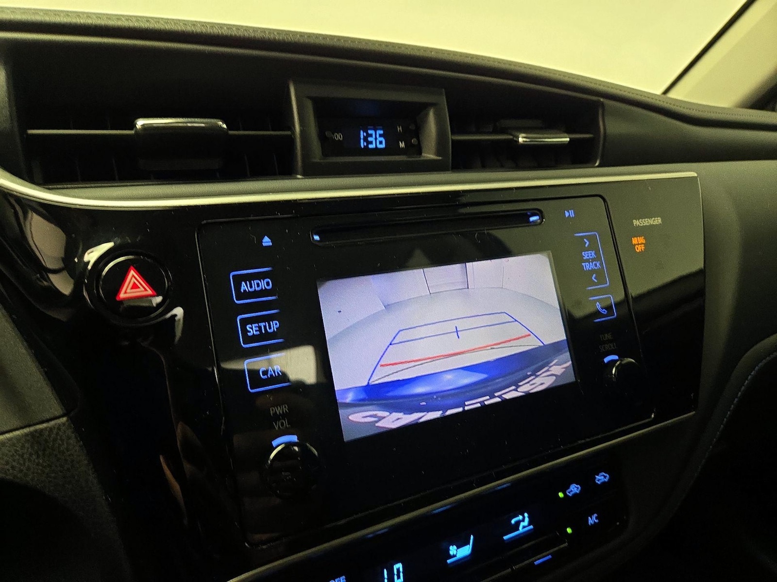 2017 Toyota Corolla SE - Photo 15