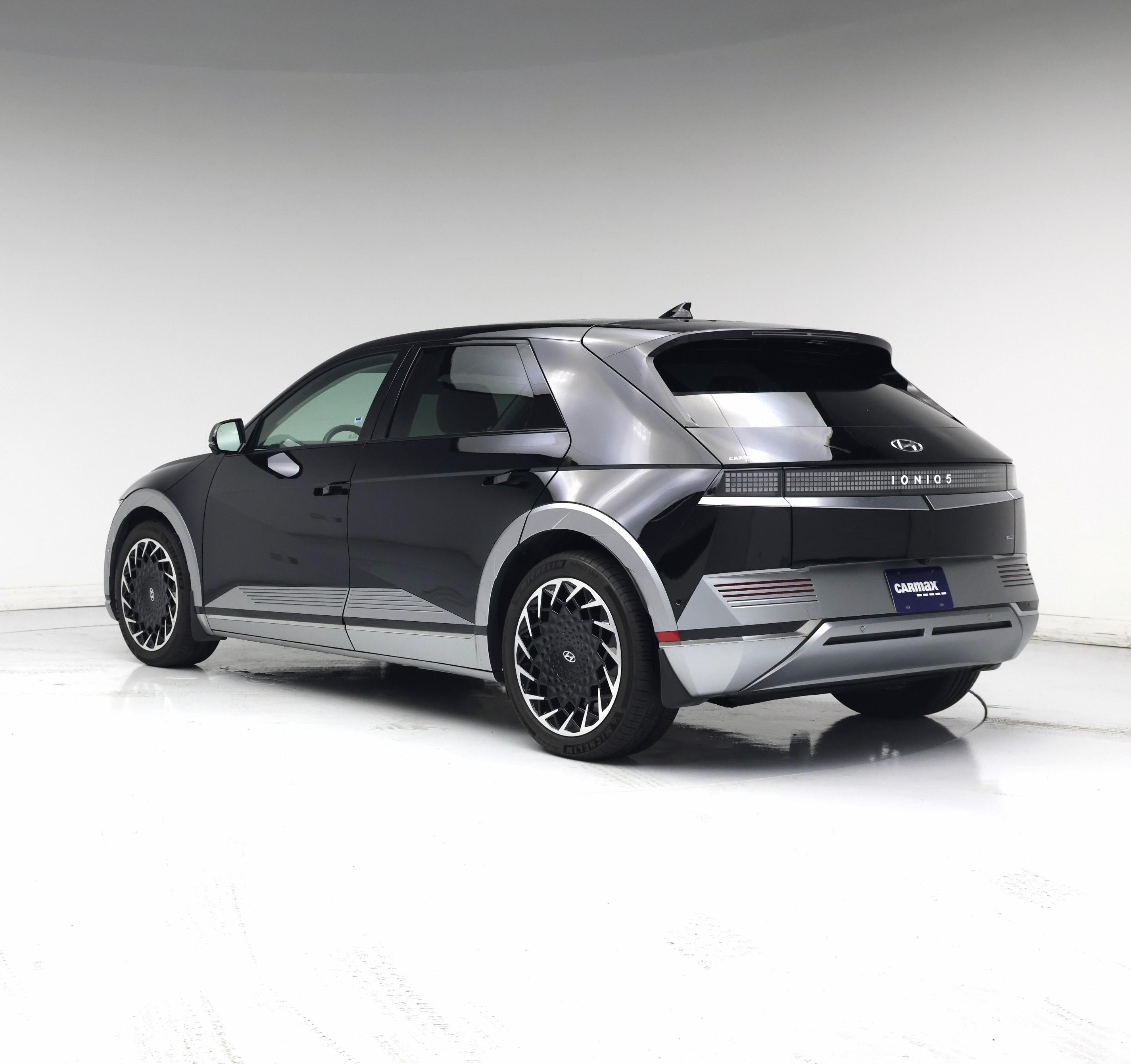 Thumbnail: 2023 Hyundai Ioniq 5 - 2