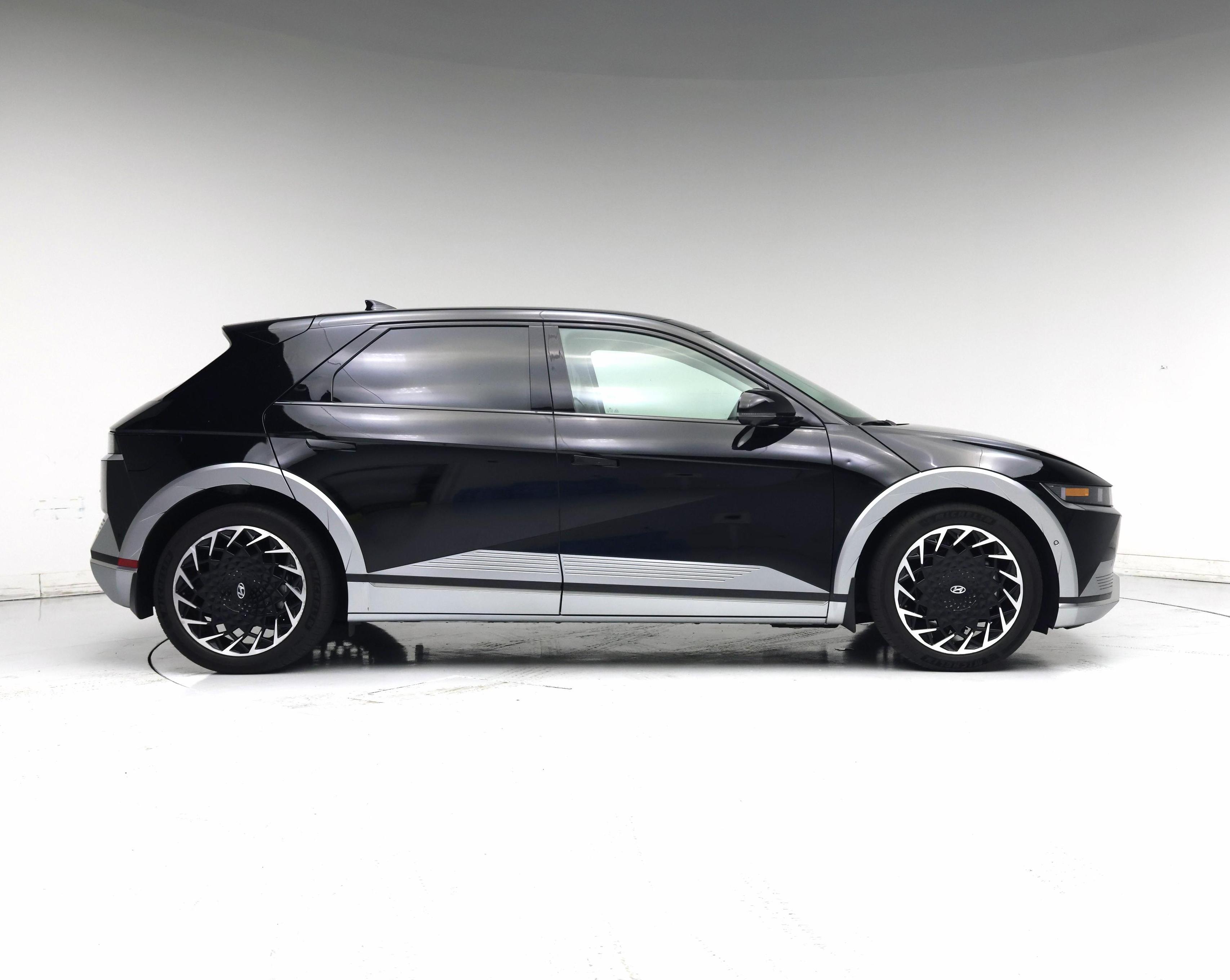 Thumbnail: 2023 Hyundai Ioniq 5 - 7