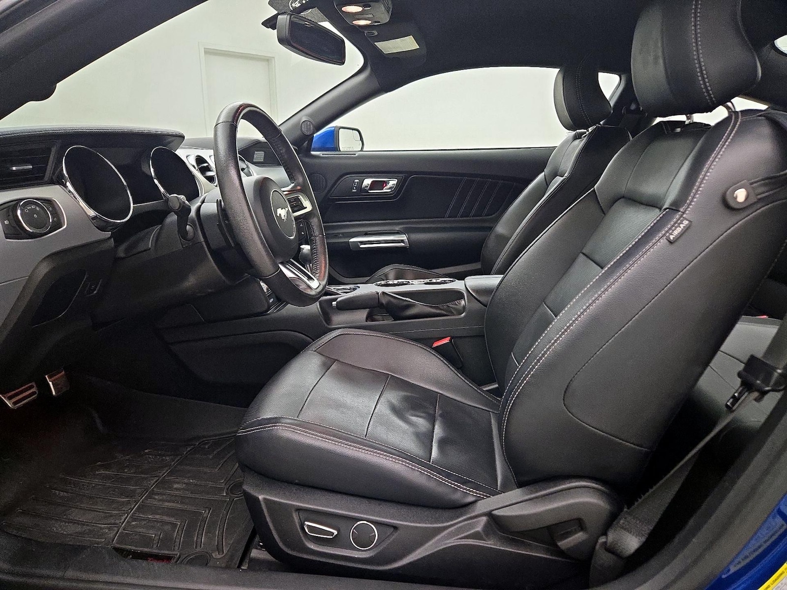 2017 Ford Mustang EcoBoost Premium - Photo 12