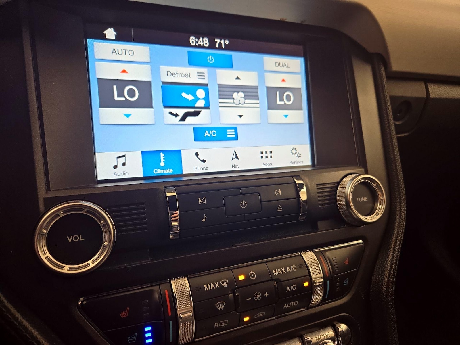 2017 Ford Mustang EcoBoost Premium - Photo 18