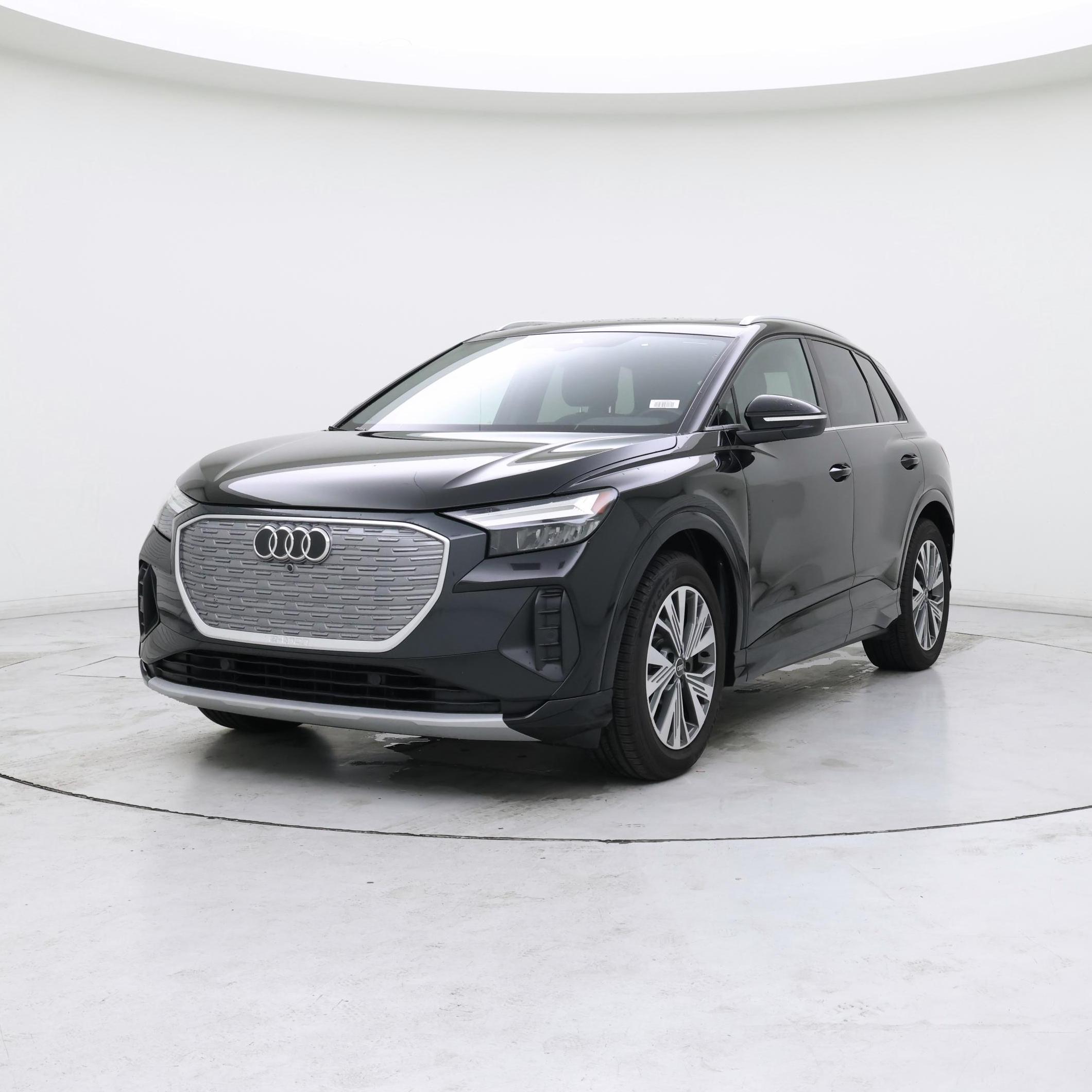 Thumbnail: 2023 Audi Q4 e-tron - 4