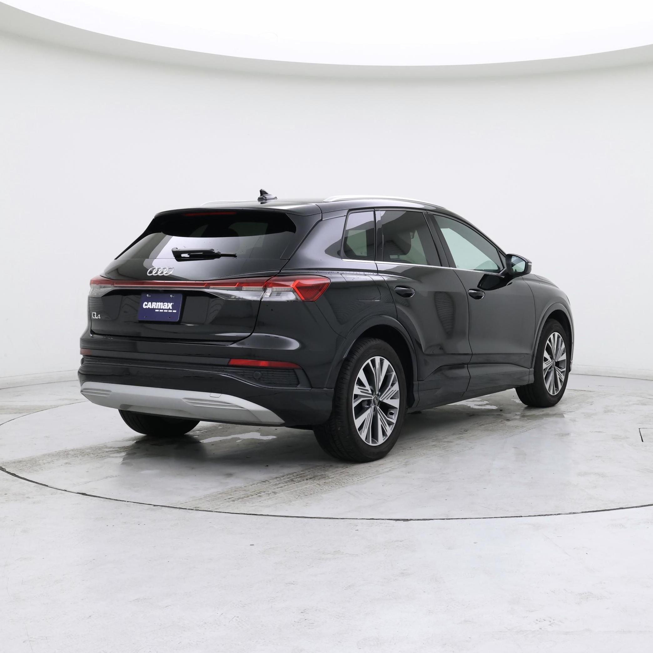 Thumbnail: 2023 Audi Q4 e-tron - 8