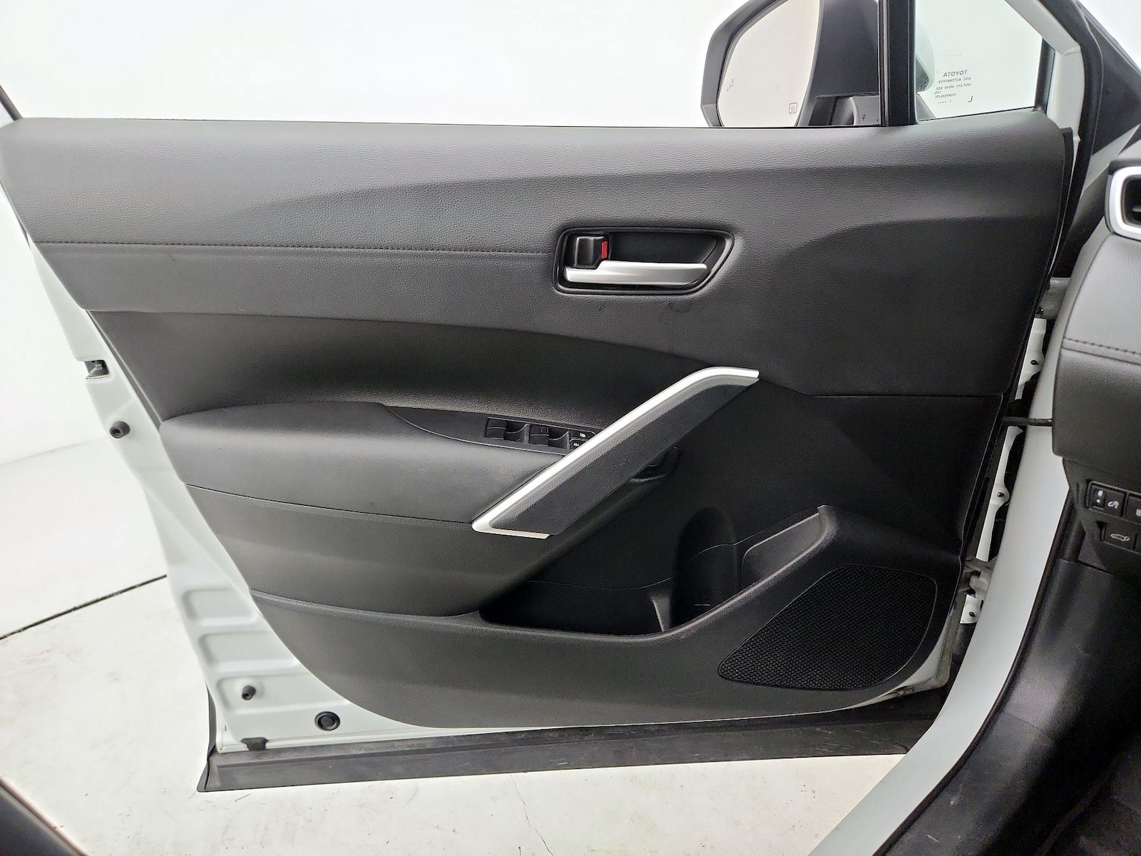 2023 Toyota Corolla Cross XLE - Photo 13