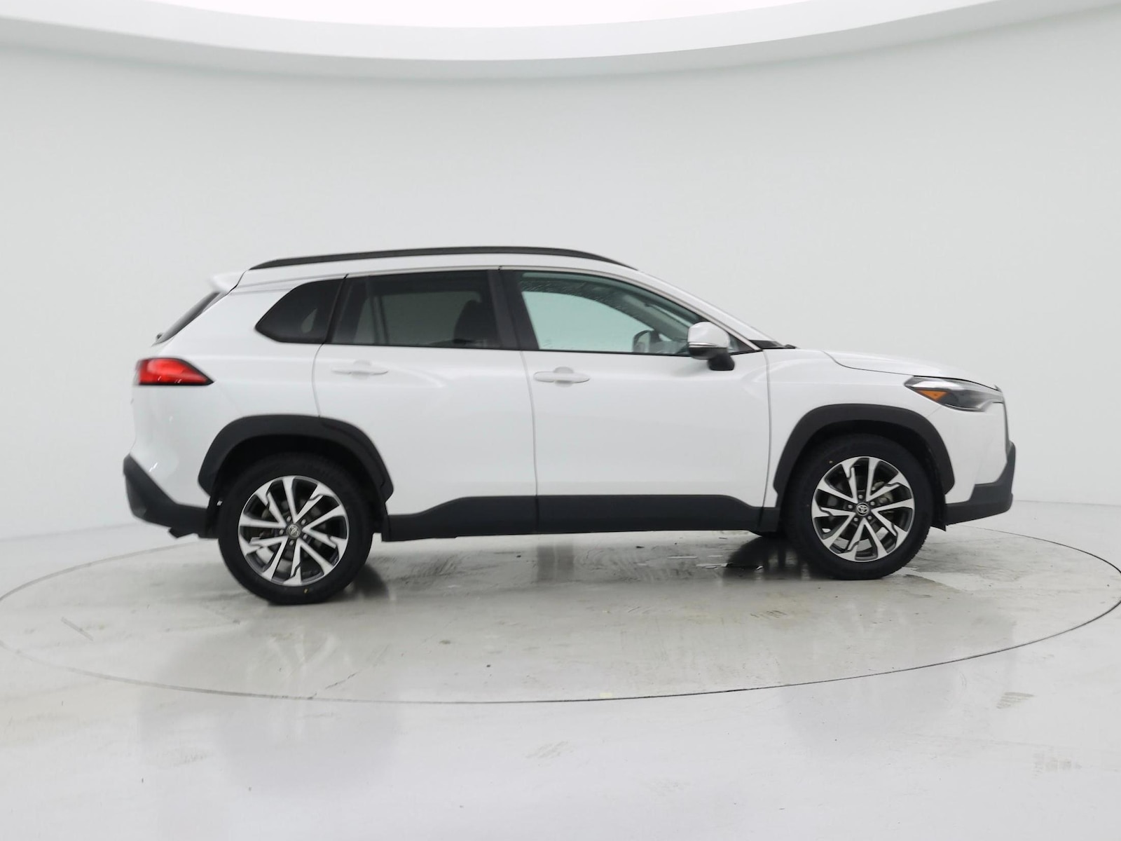 2023 Toyota Corolla Cross XLE - Photo 8