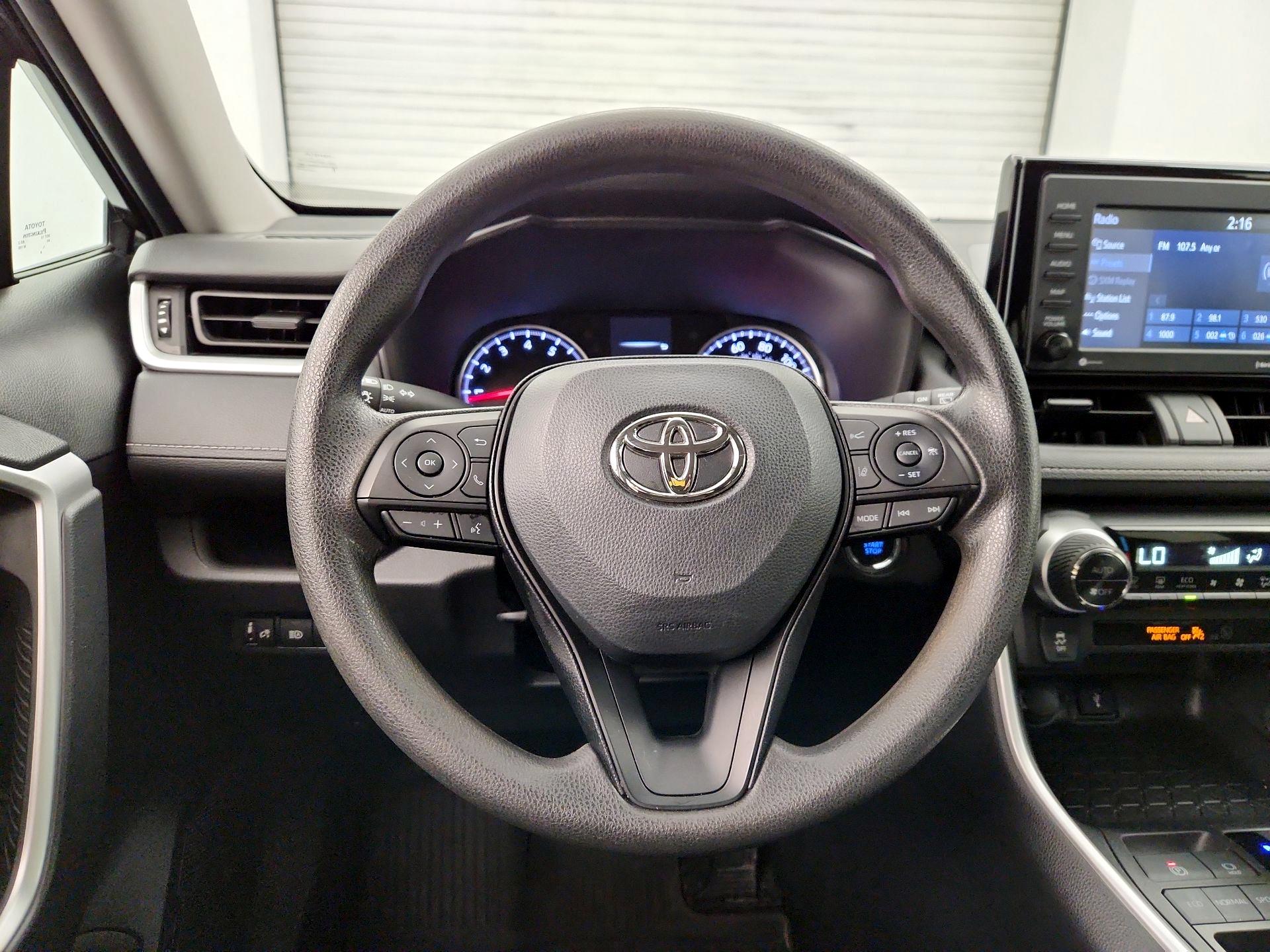 Thumbnail: 2022 Toyota RAV4 - 10