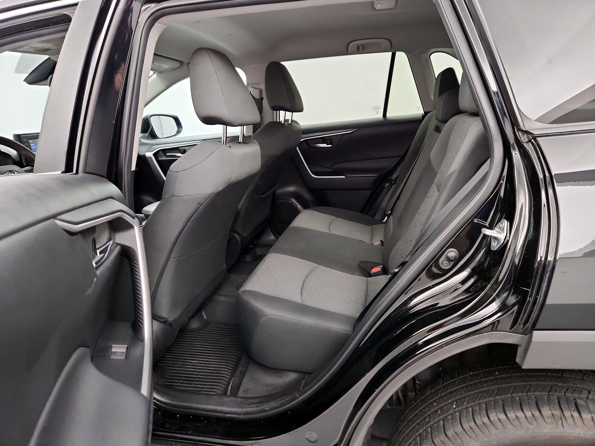 Thumbnail: 2022 Toyota RAV4 - 19