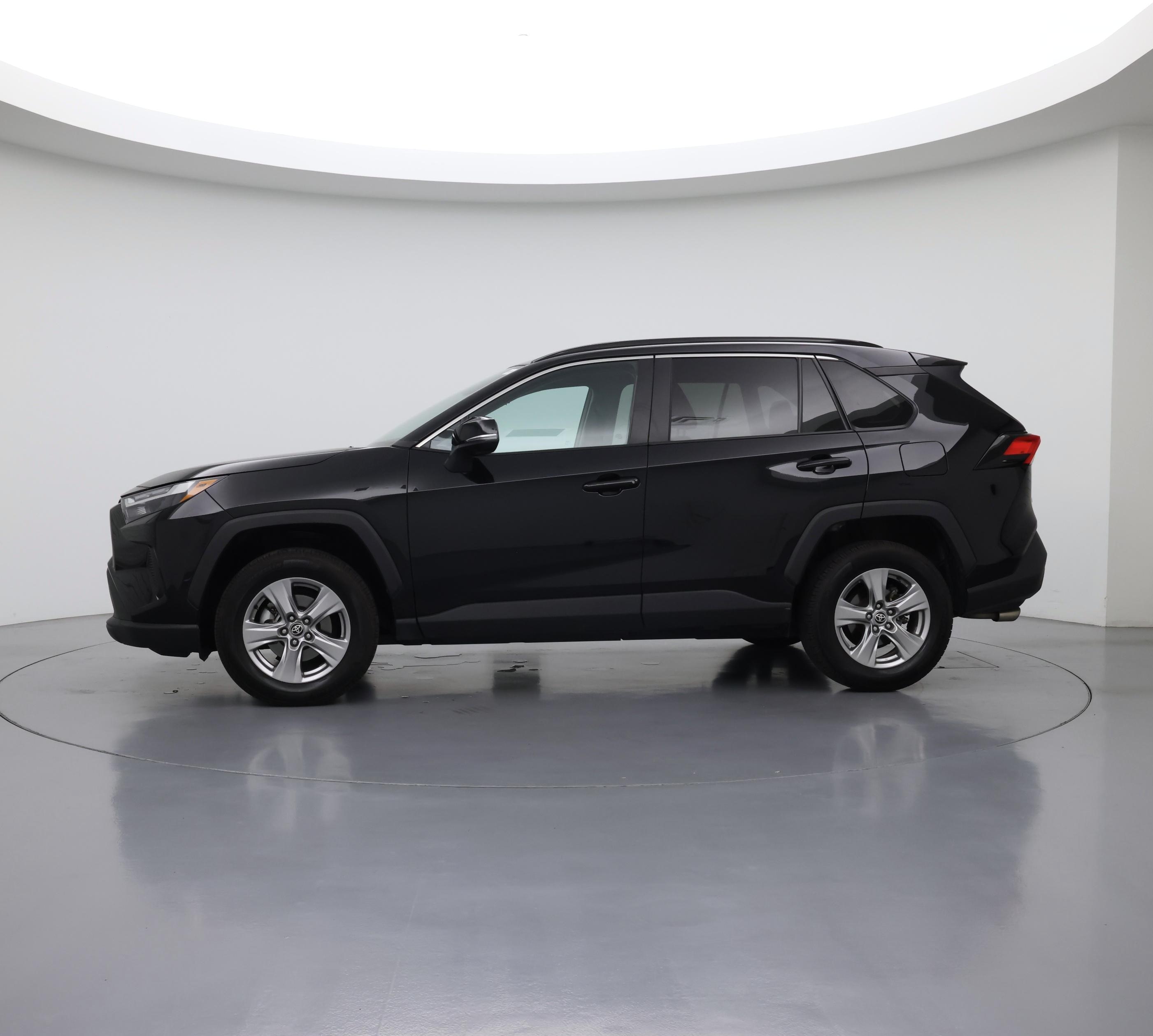 Thumbnail: 2022 Toyota RAV4 - 3