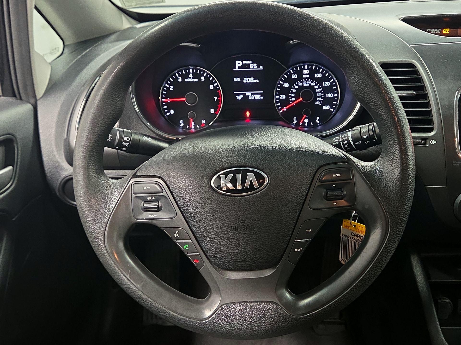 Thumbnail: 2017 Kia Forte - 10