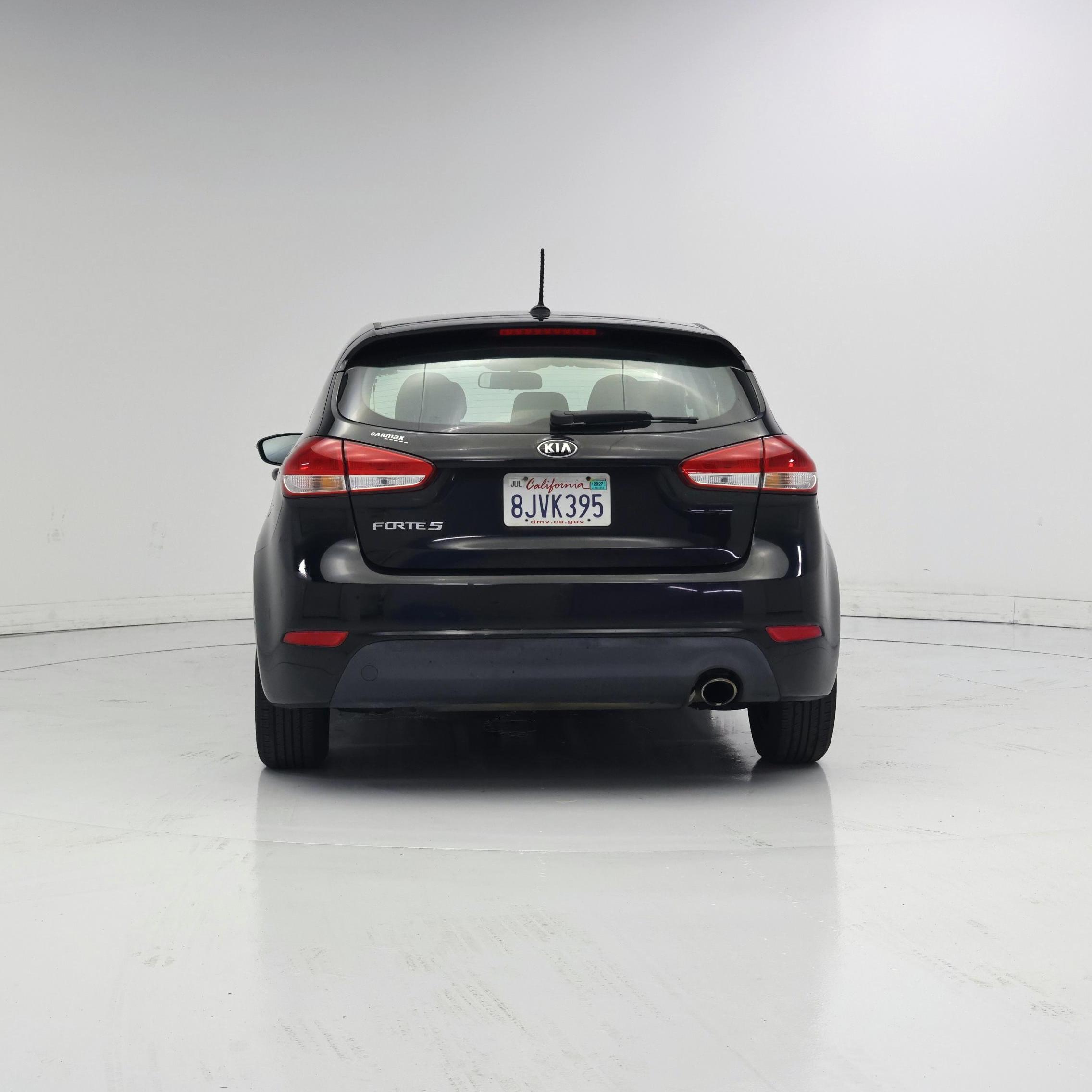 Thumbnail: 2017 Kia Forte - 6