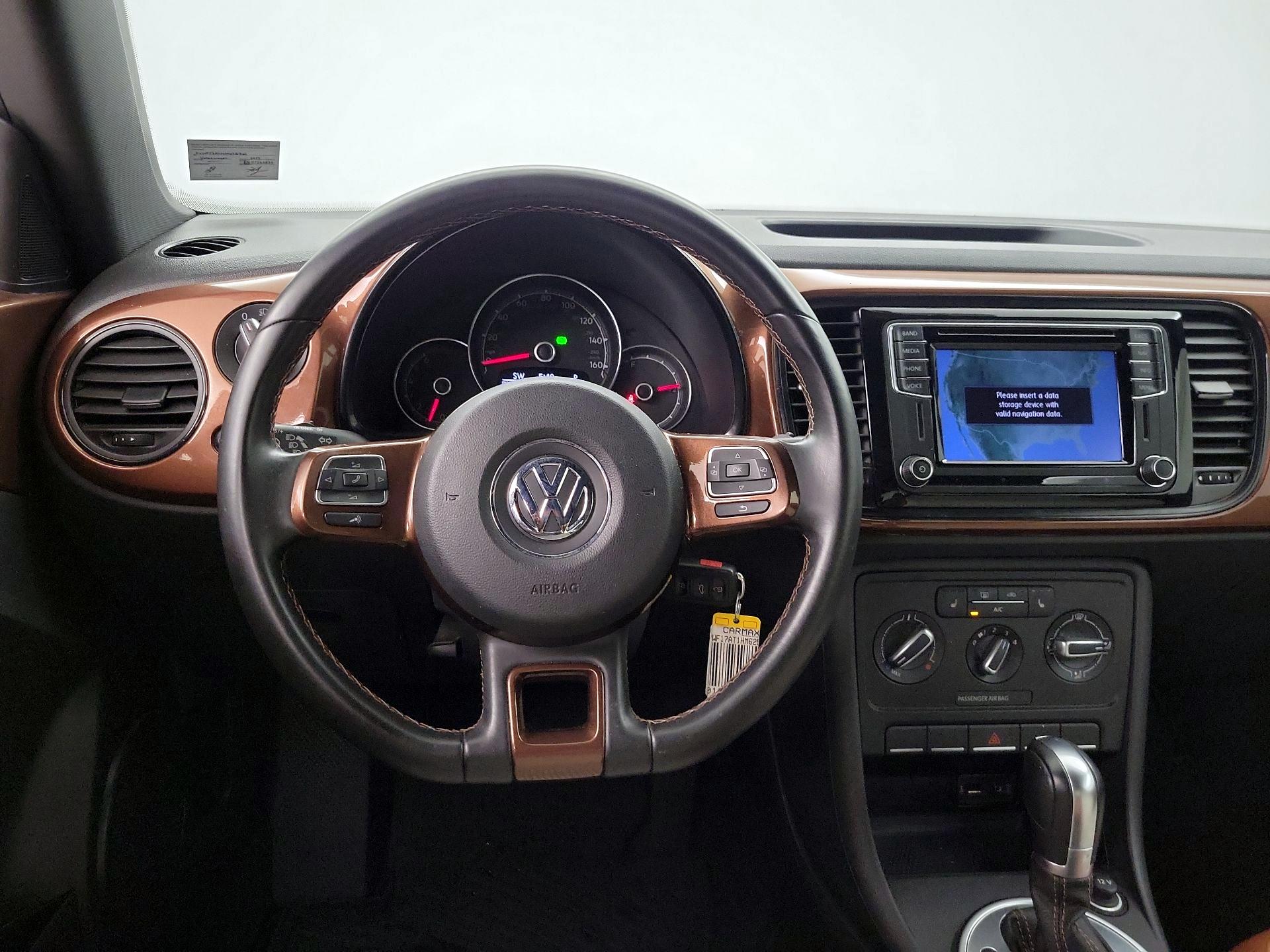 Thumbnail: 2017 Volkswagen Beetle - 10