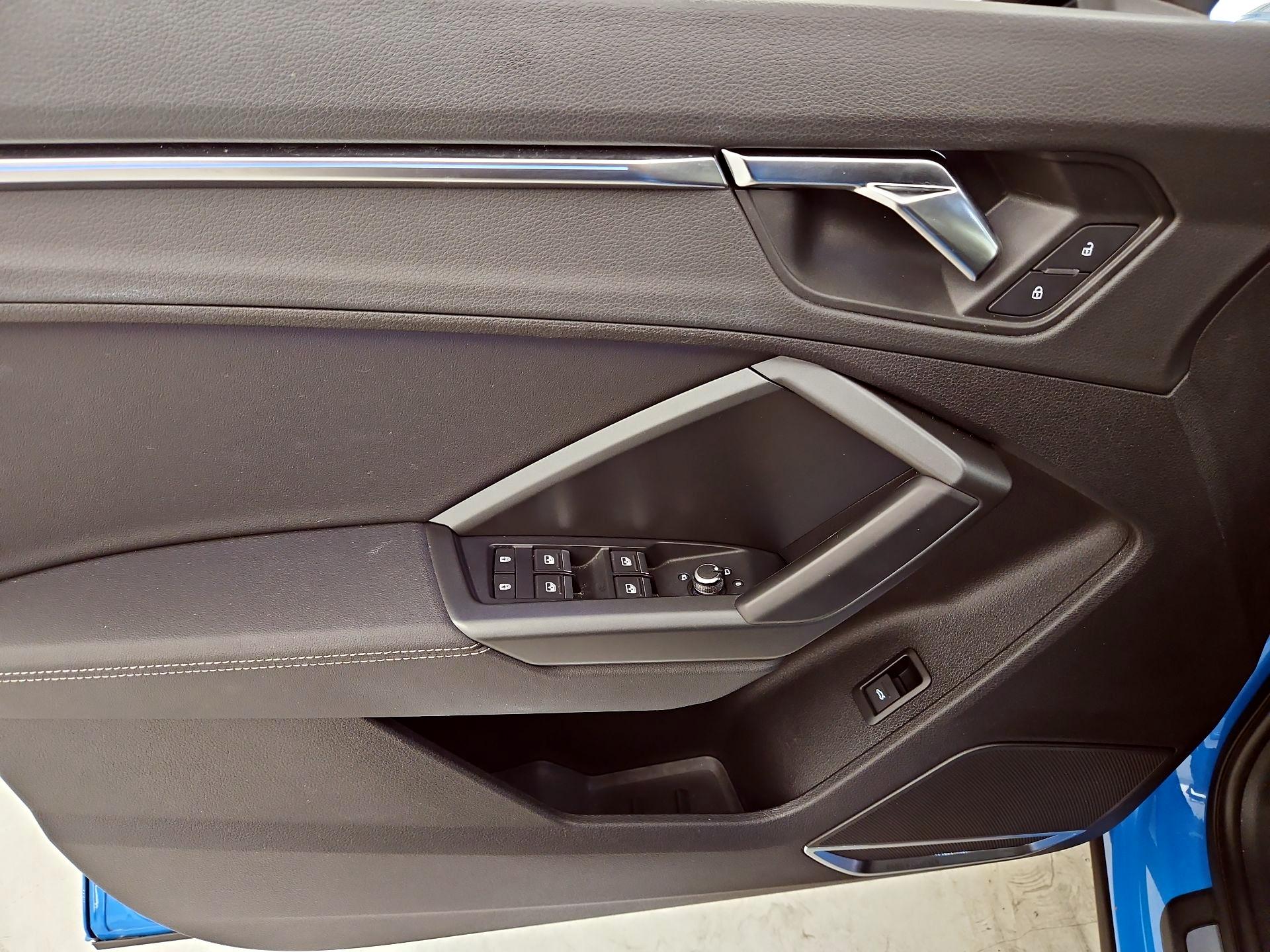 Thumbnail: 2020 Audi Q3 - 12
