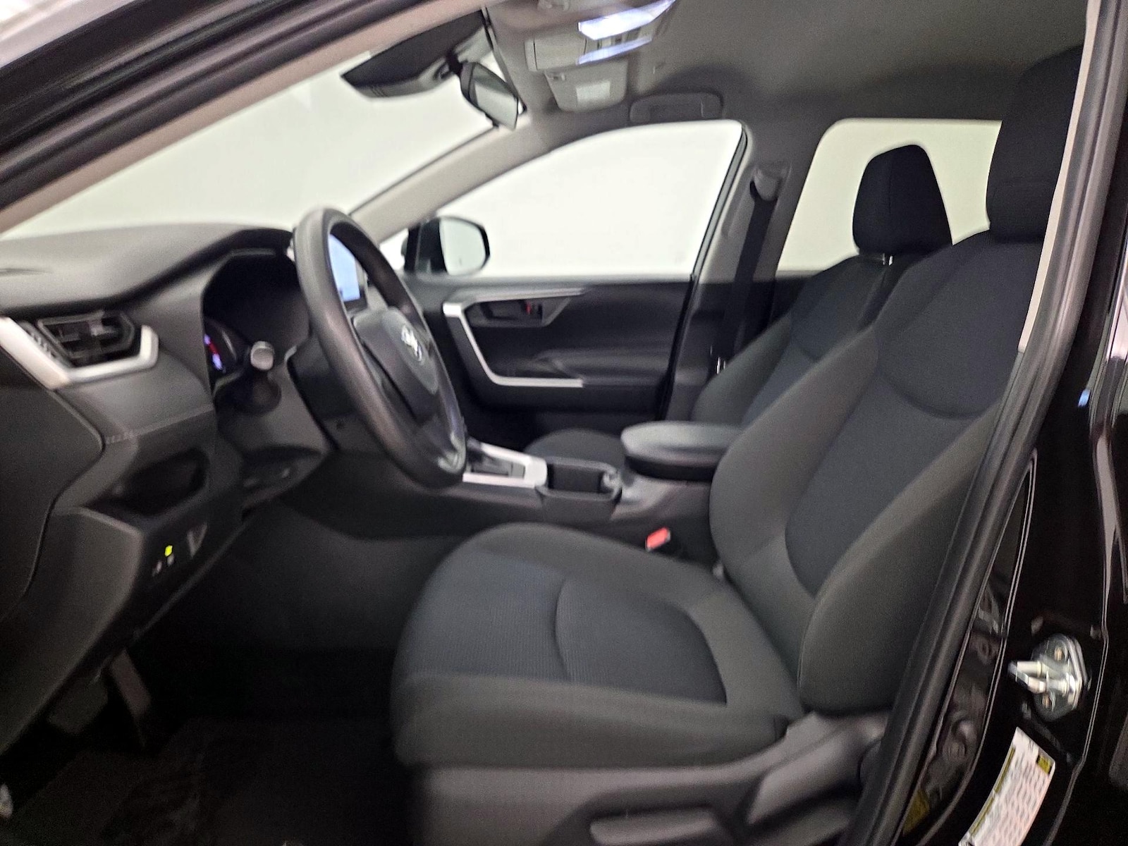 2024 Toyota RAV4 LE - Photo 12