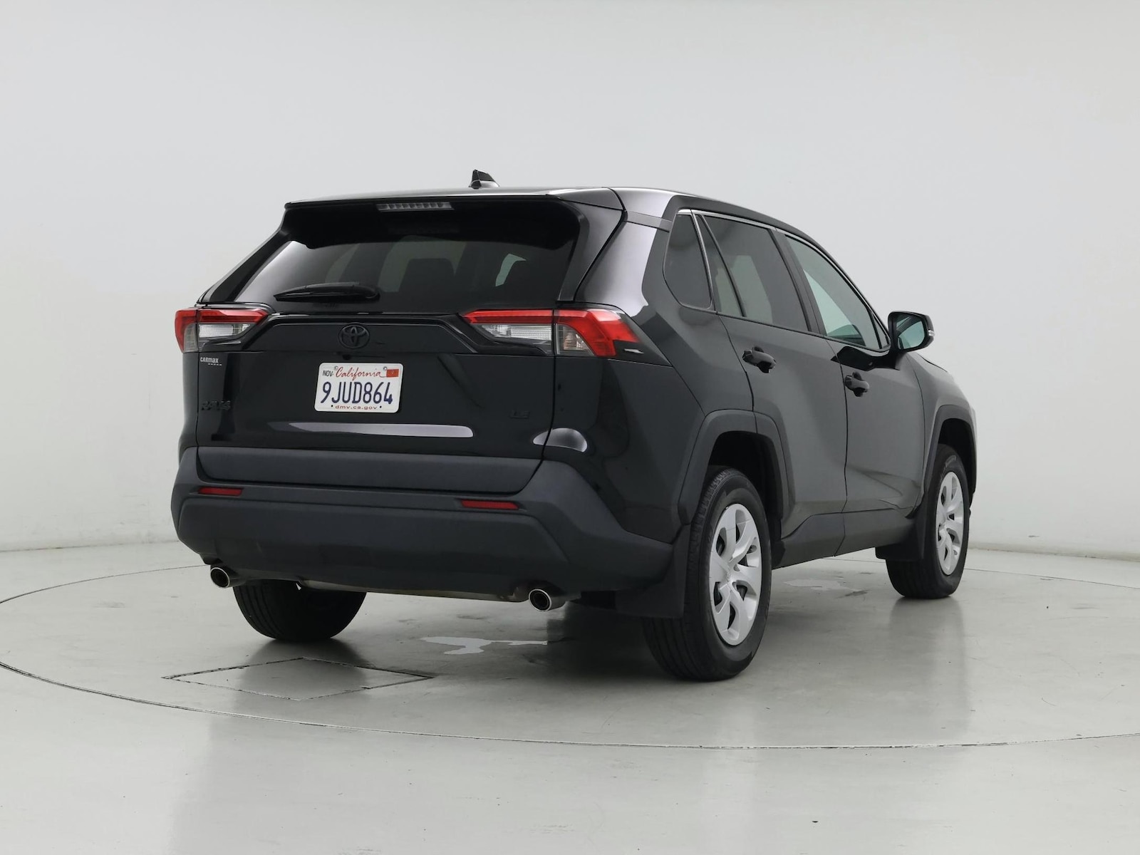 2024 Toyota RAV4 LE - Photo 9