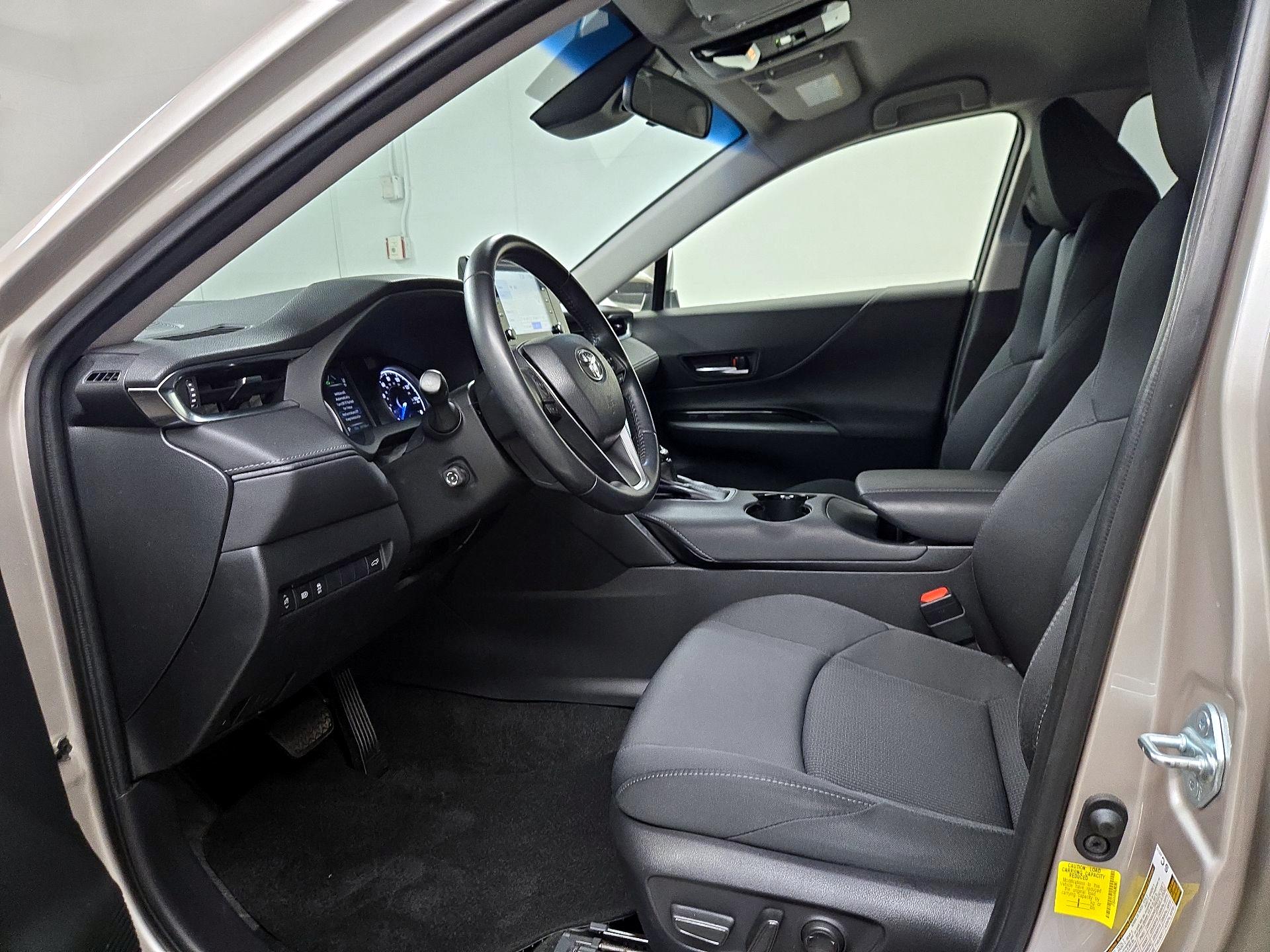 Thumbnail: 2021 Toyota Venza - 11
