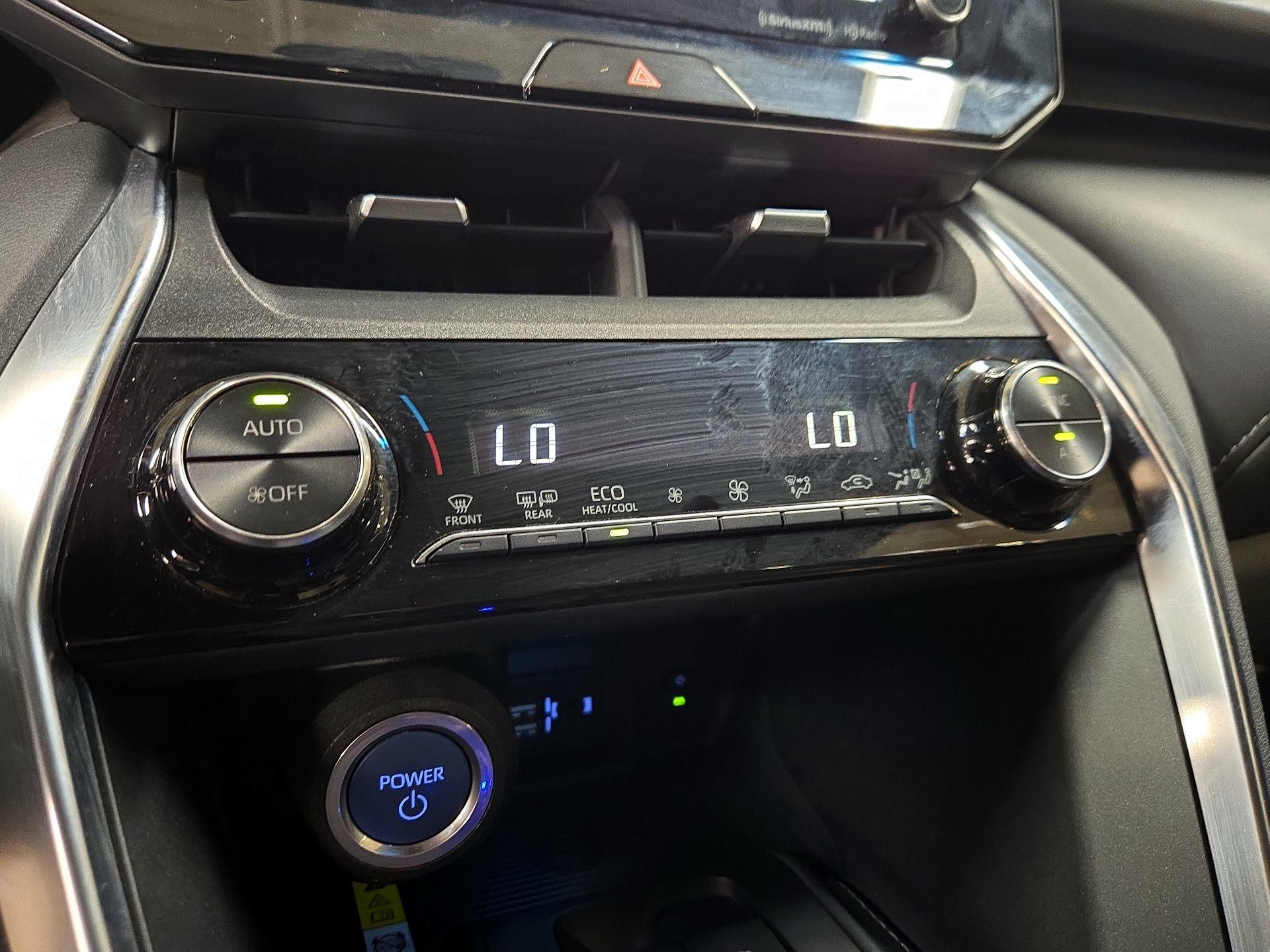 Thumbnail: 2021 Toyota Venza - 16