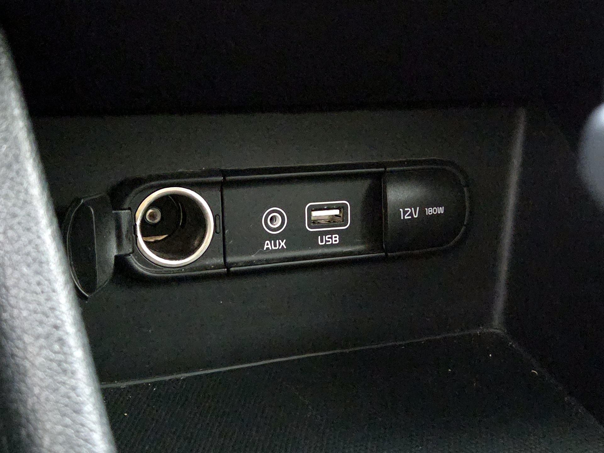 Thumbnail: 2017 Kia Niro - 19