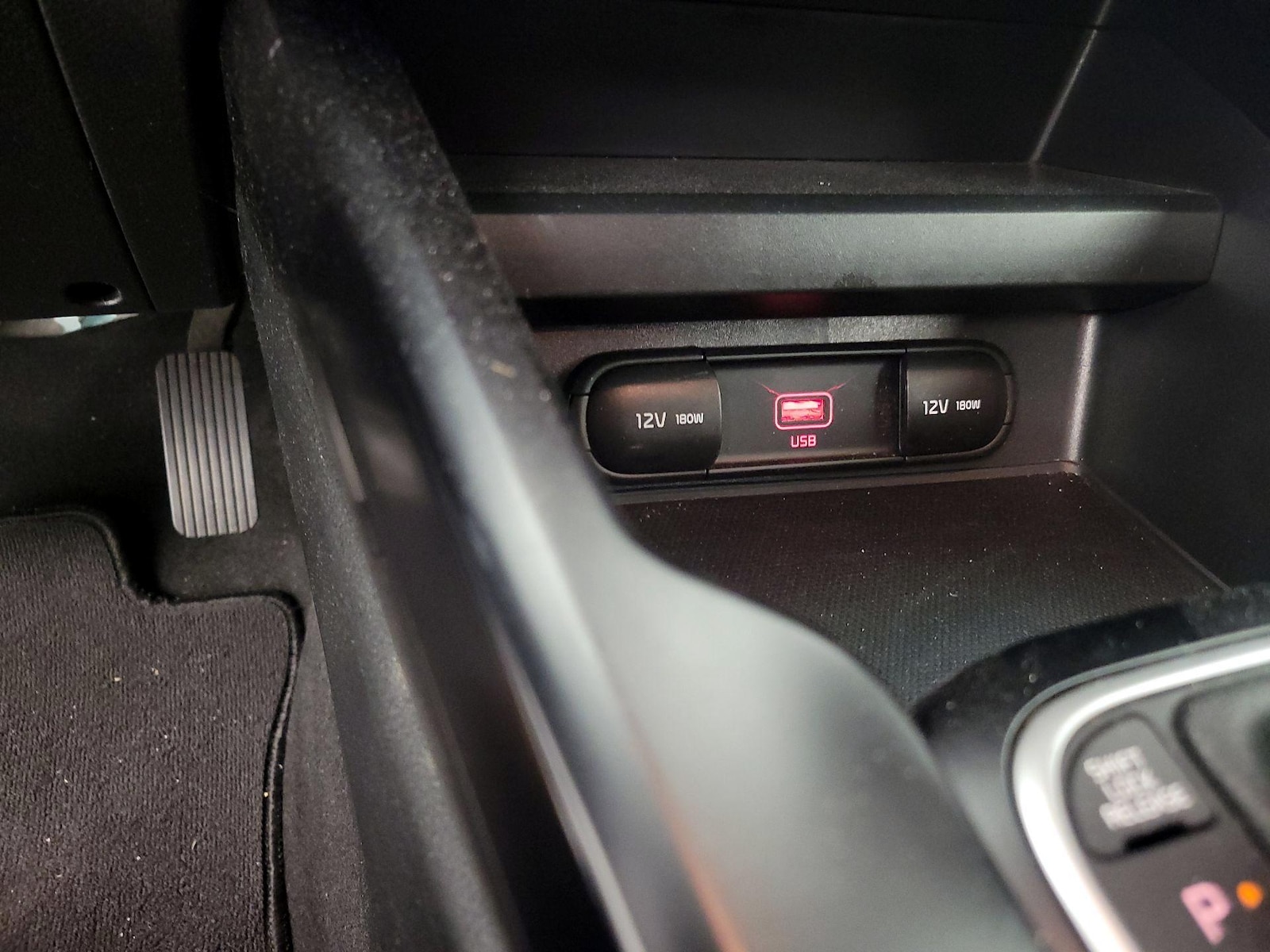 2022 Kia Soul LX - Photo 19