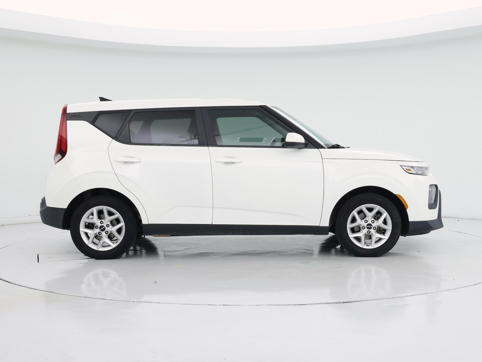 2022 Kia Soul LX - Photo 8