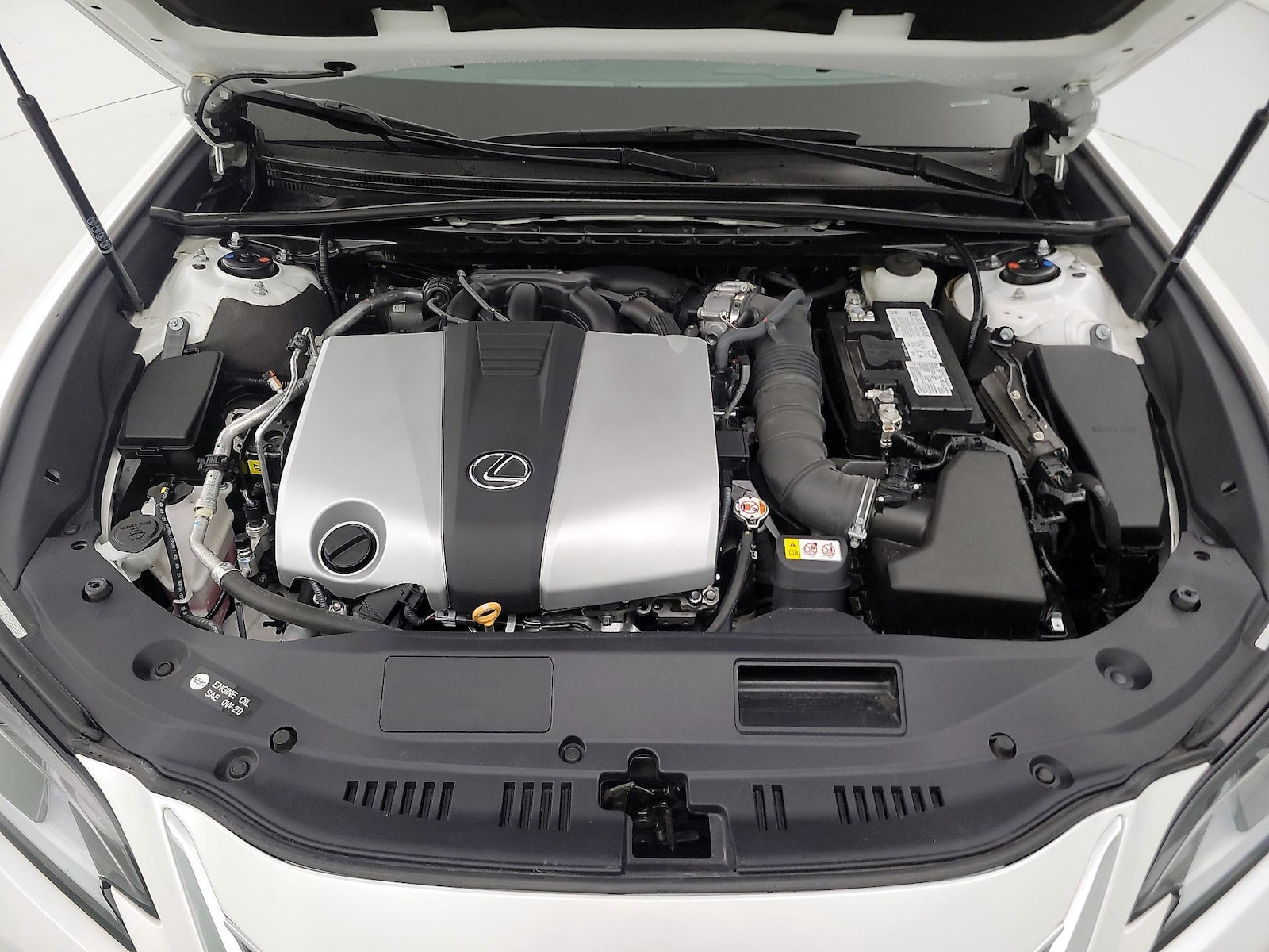 2022 Lexus ES 350 - Photo 23