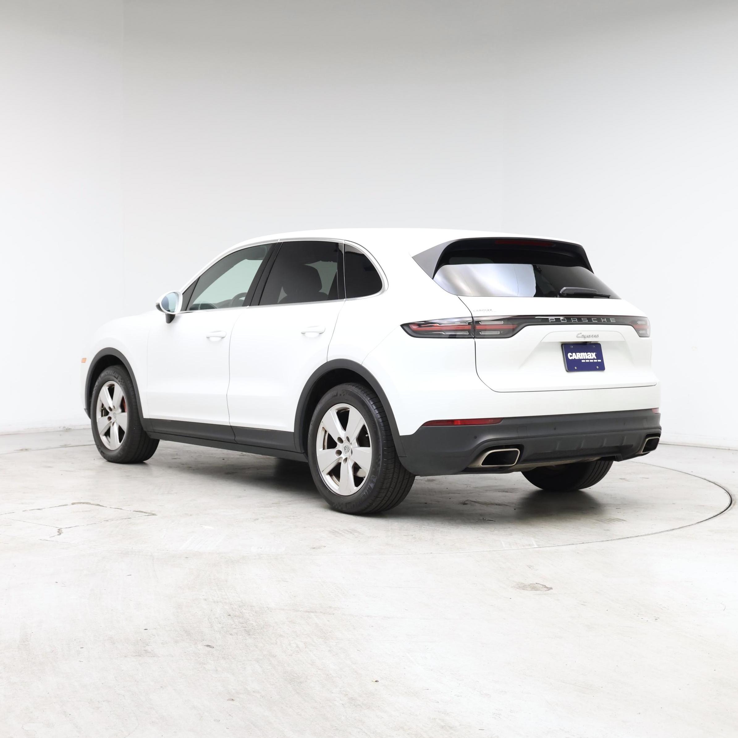 Thumbnail: 2021 Porsche Cayenne - 2