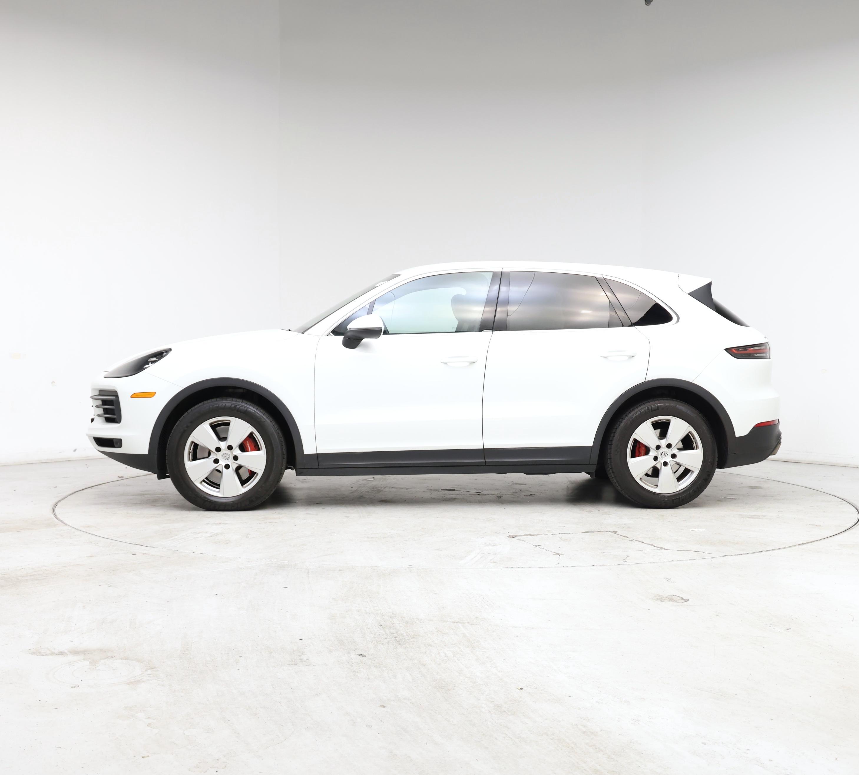Thumbnail: 2021 Porsche Cayenne - 3