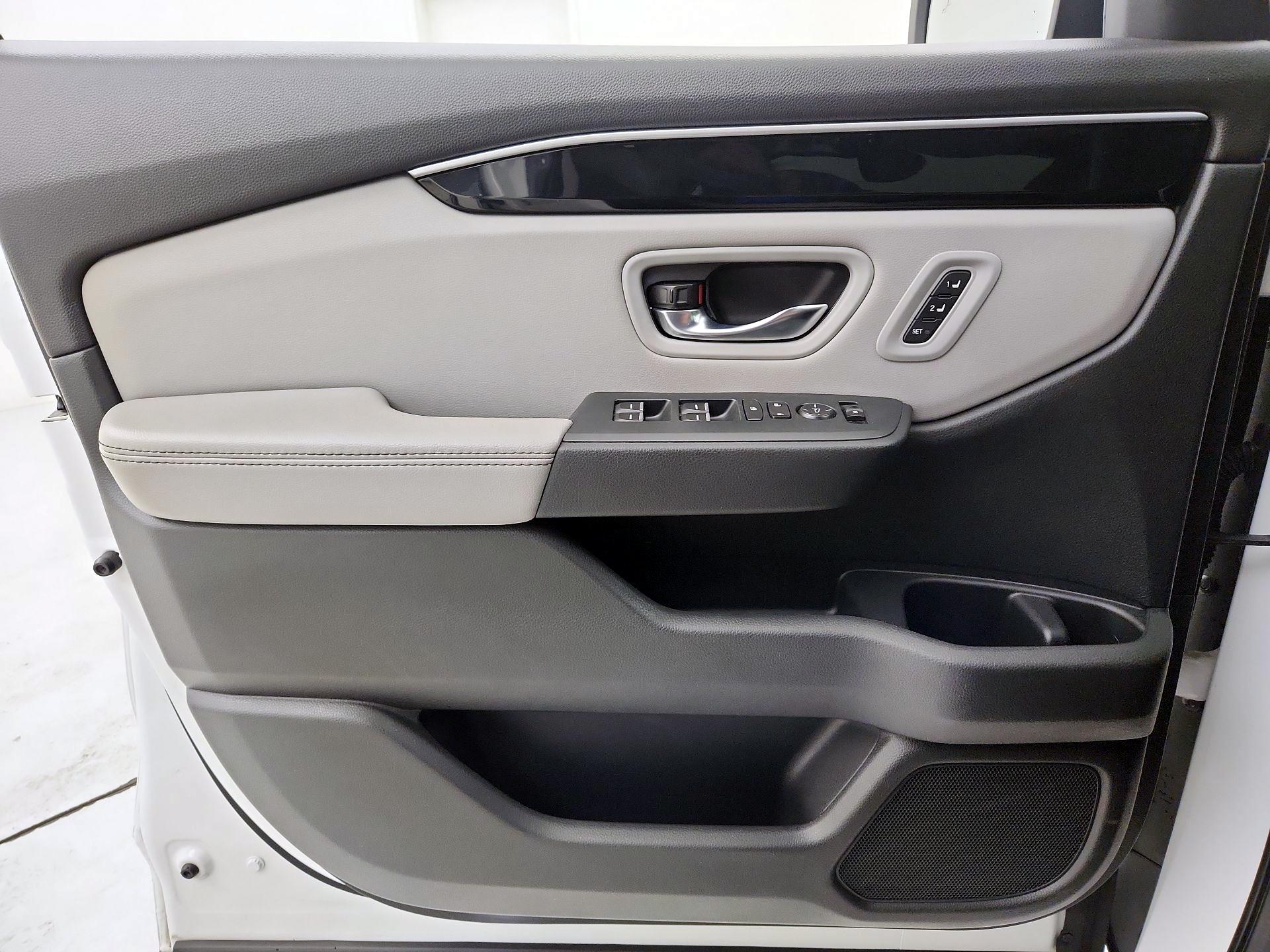 Thumbnail: 2023 Honda Pilot - 12