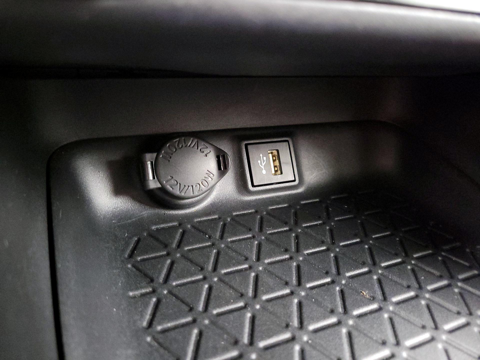 Thumbnail: 2024 Toyota RAV4 - 18