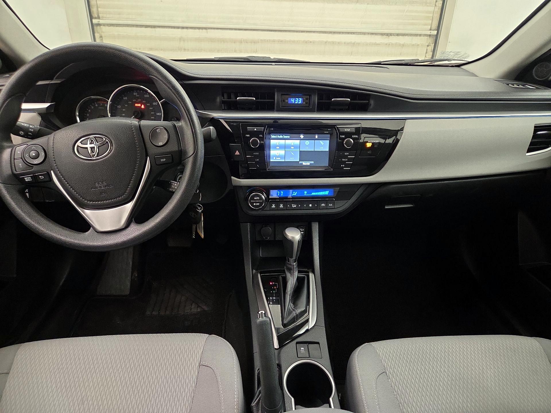 Thumbnail: 2015 Toyota Corolla - 9