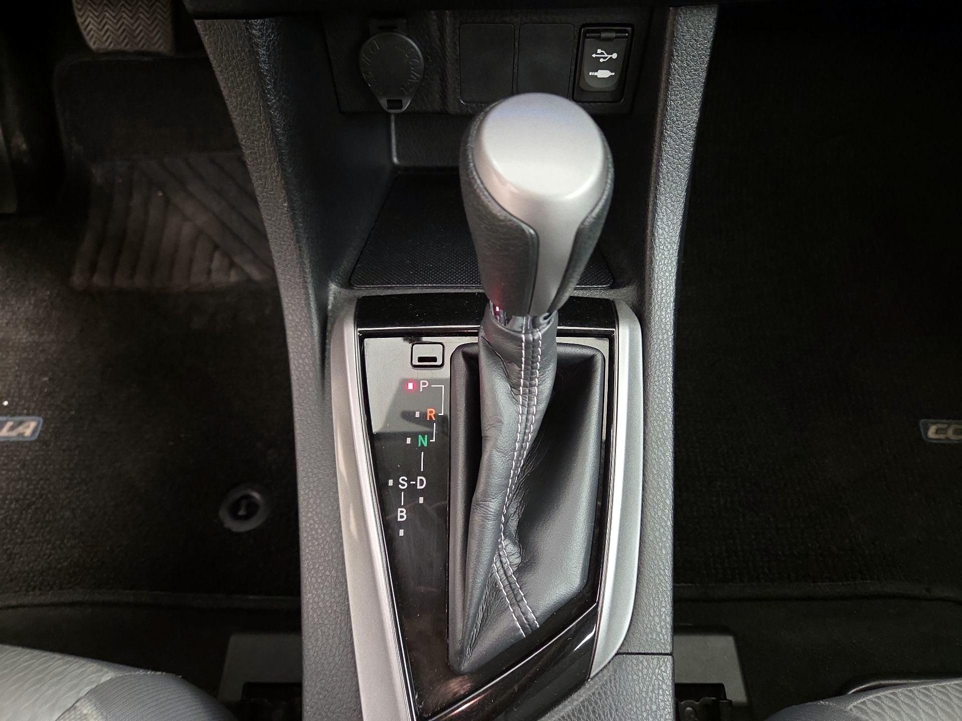 Thumbnail: 2015 Toyota Corolla - 17