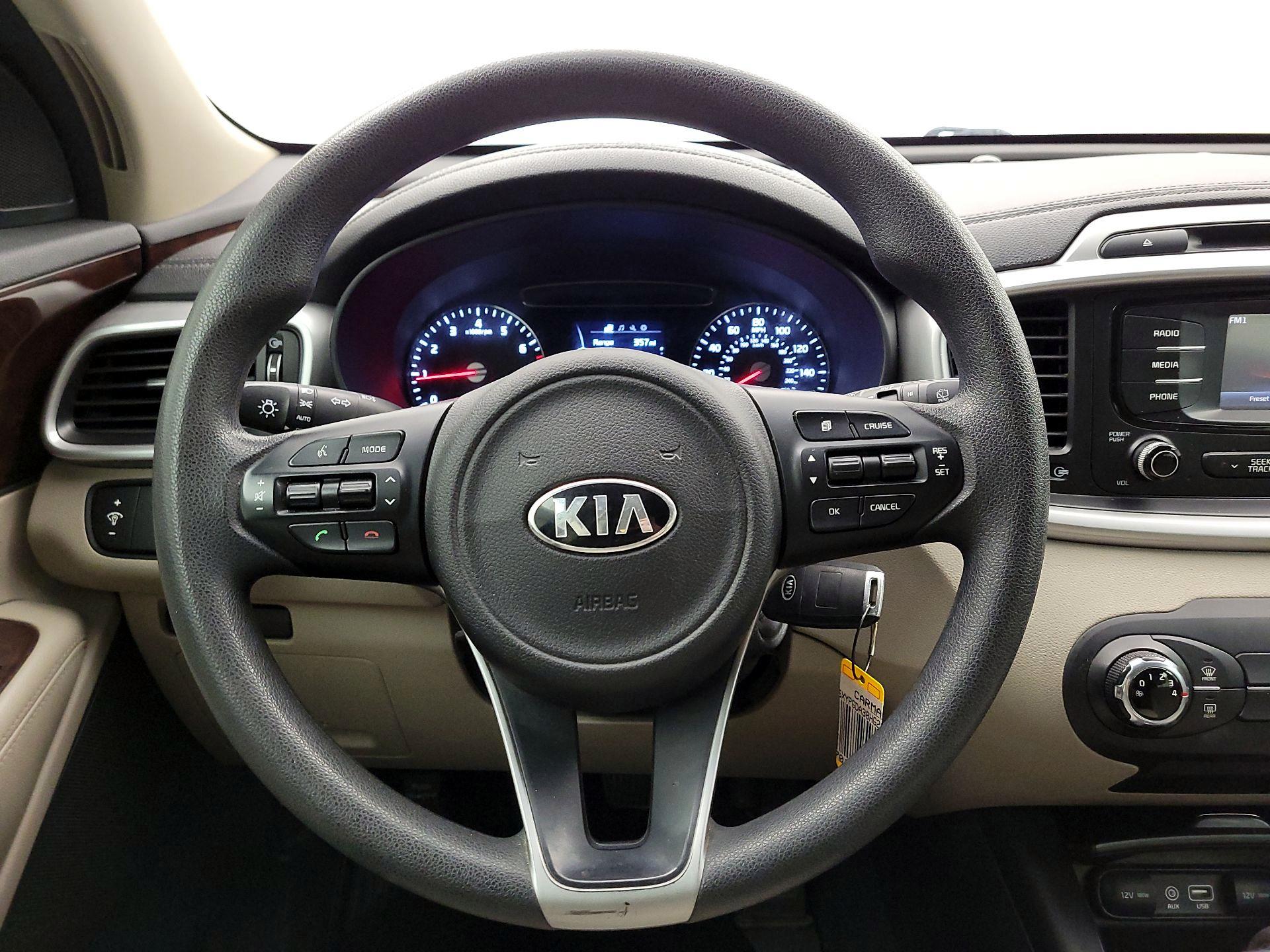 Thumbnail: 2017 Kia Sorento - 10