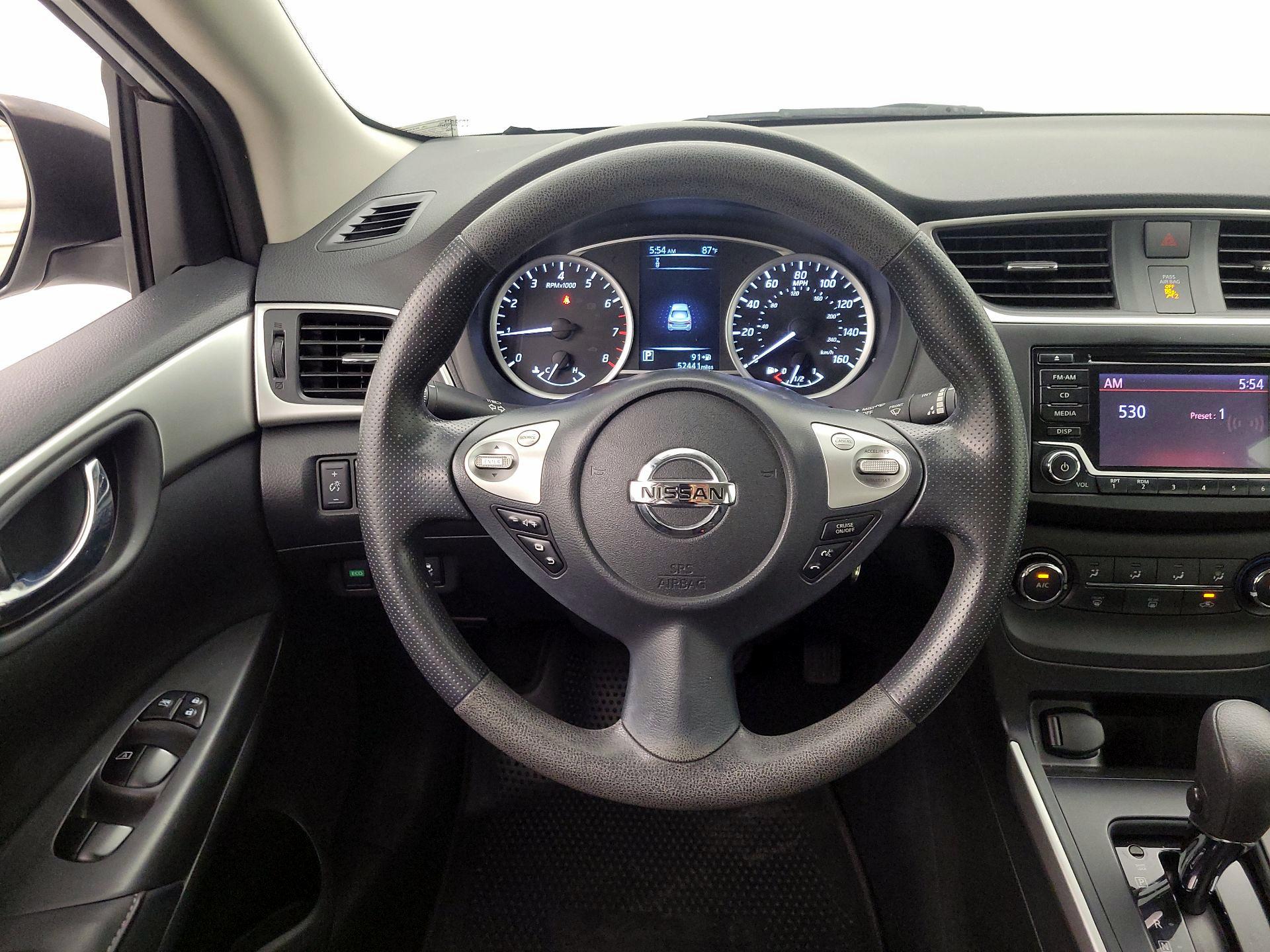 Thumbnail: 2018 Nissan Sentra - 10