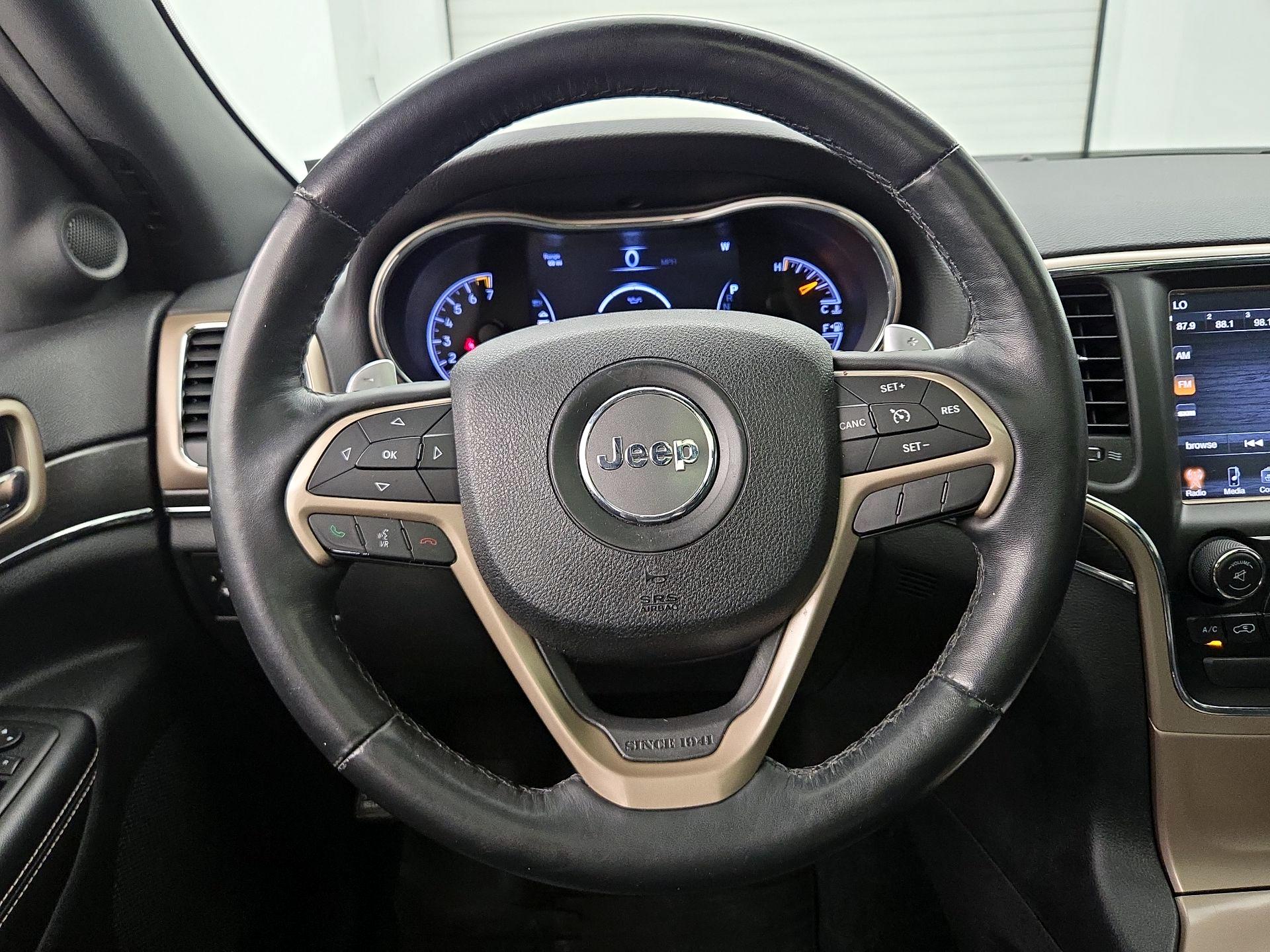 Thumbnail: 2015 Jeep Grand Cherokee - 10